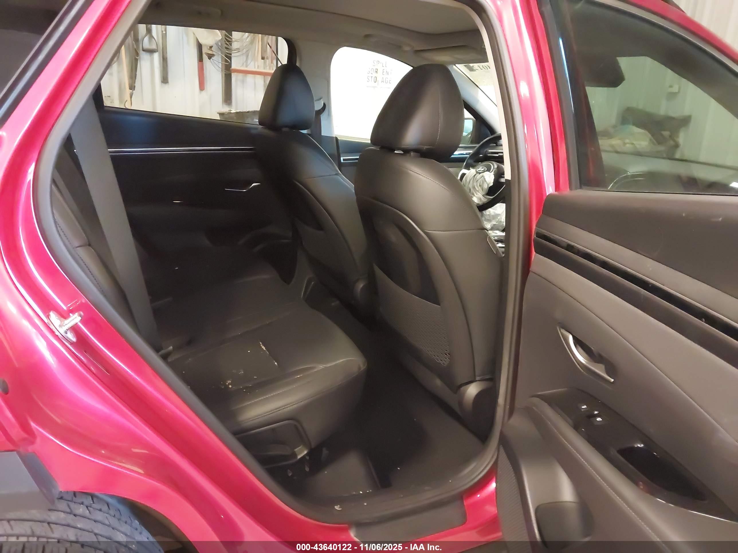 HYUNDAI TUCSON image 8