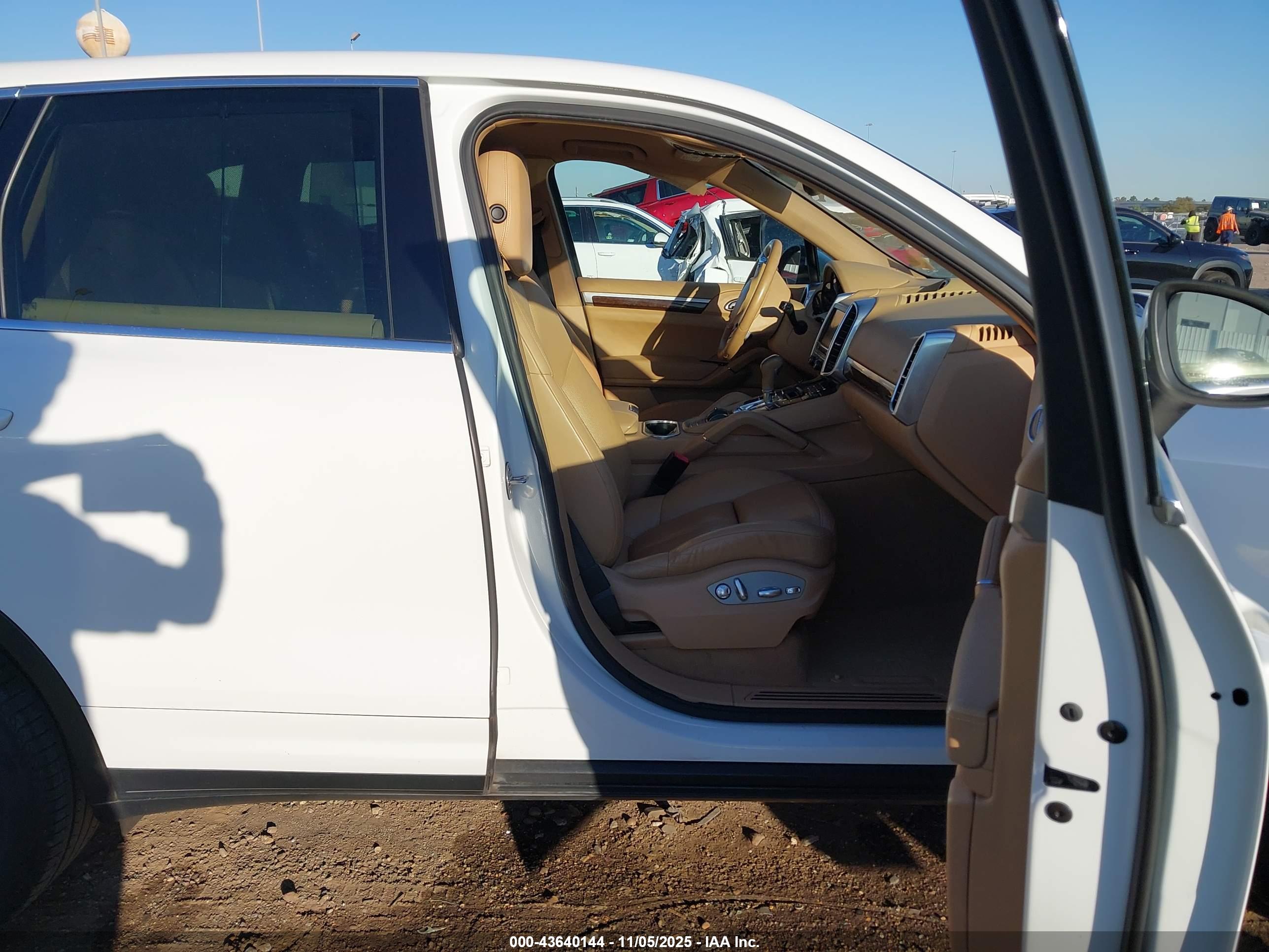 PORSCHE CAYENNE image 5