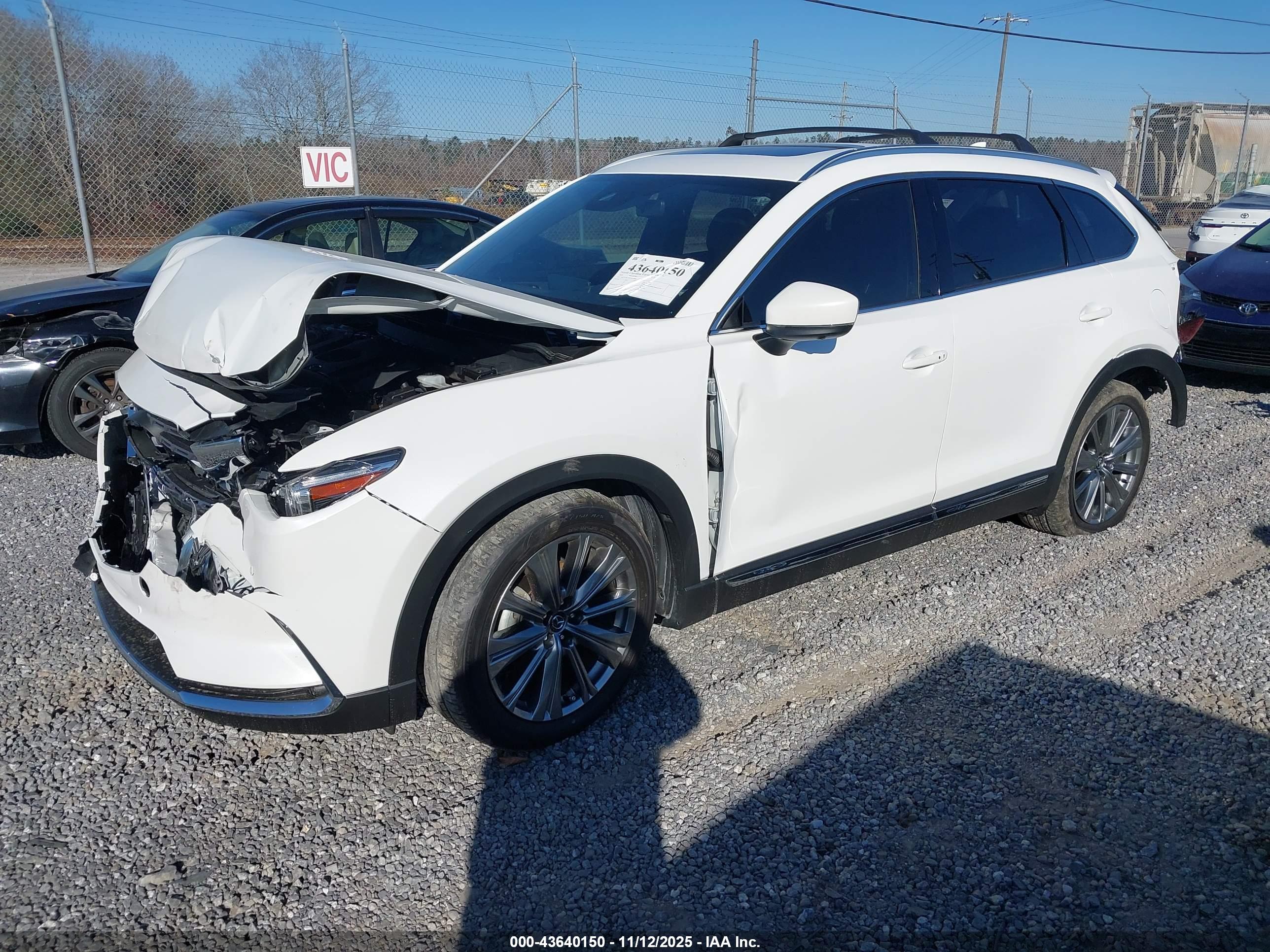 MAZDA CX-9 image 2