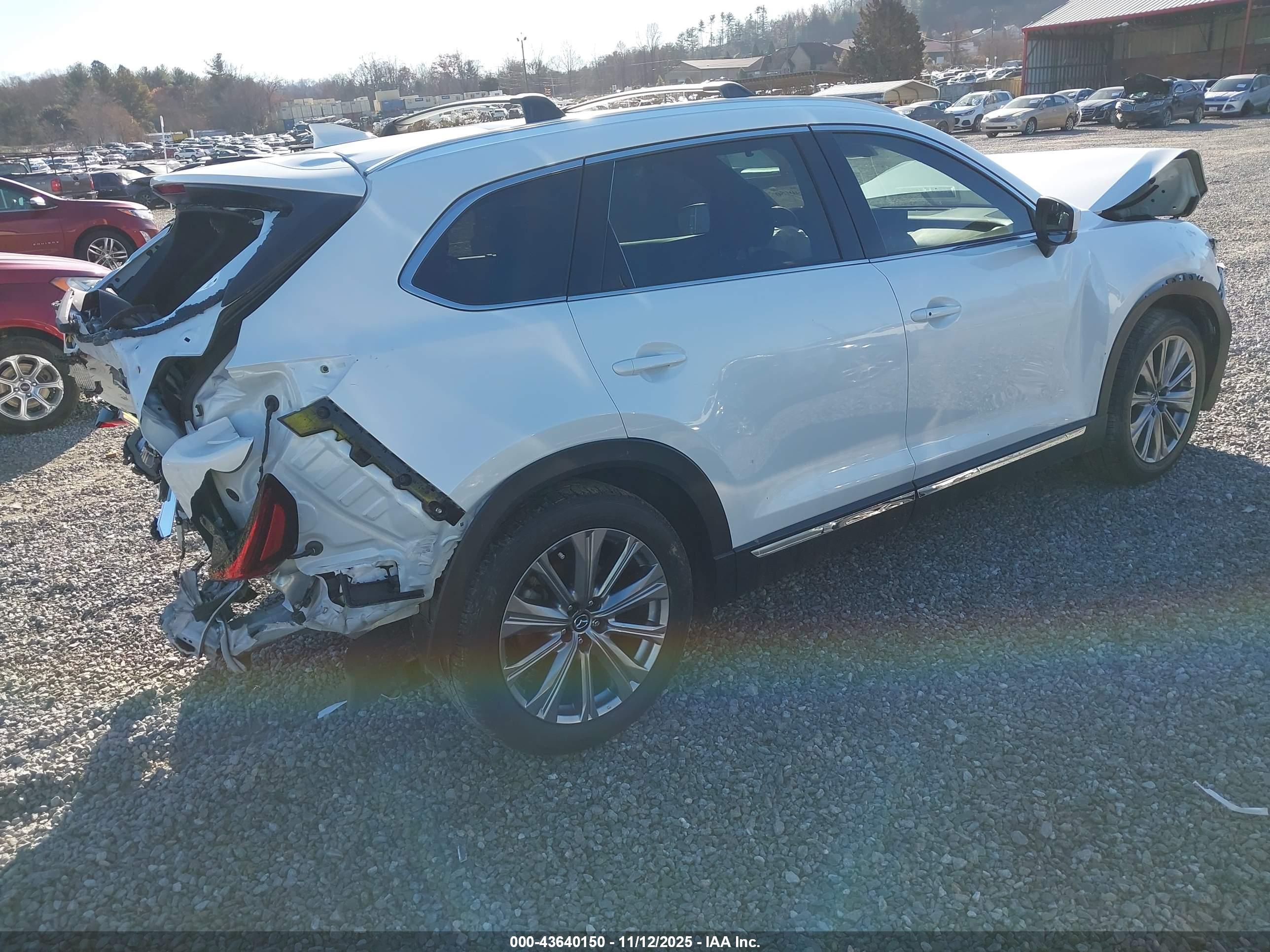 MAZDA CX-9 image 4