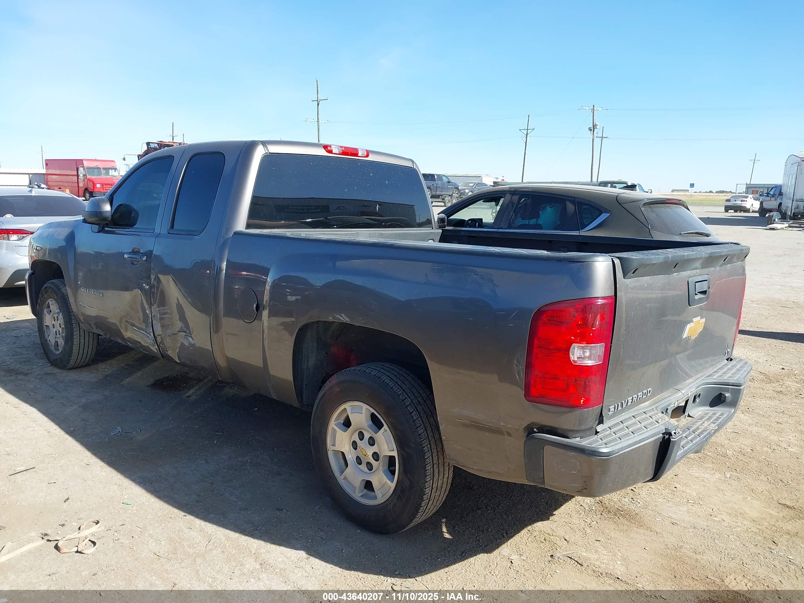 CHEVROLET SILVERADO image 3