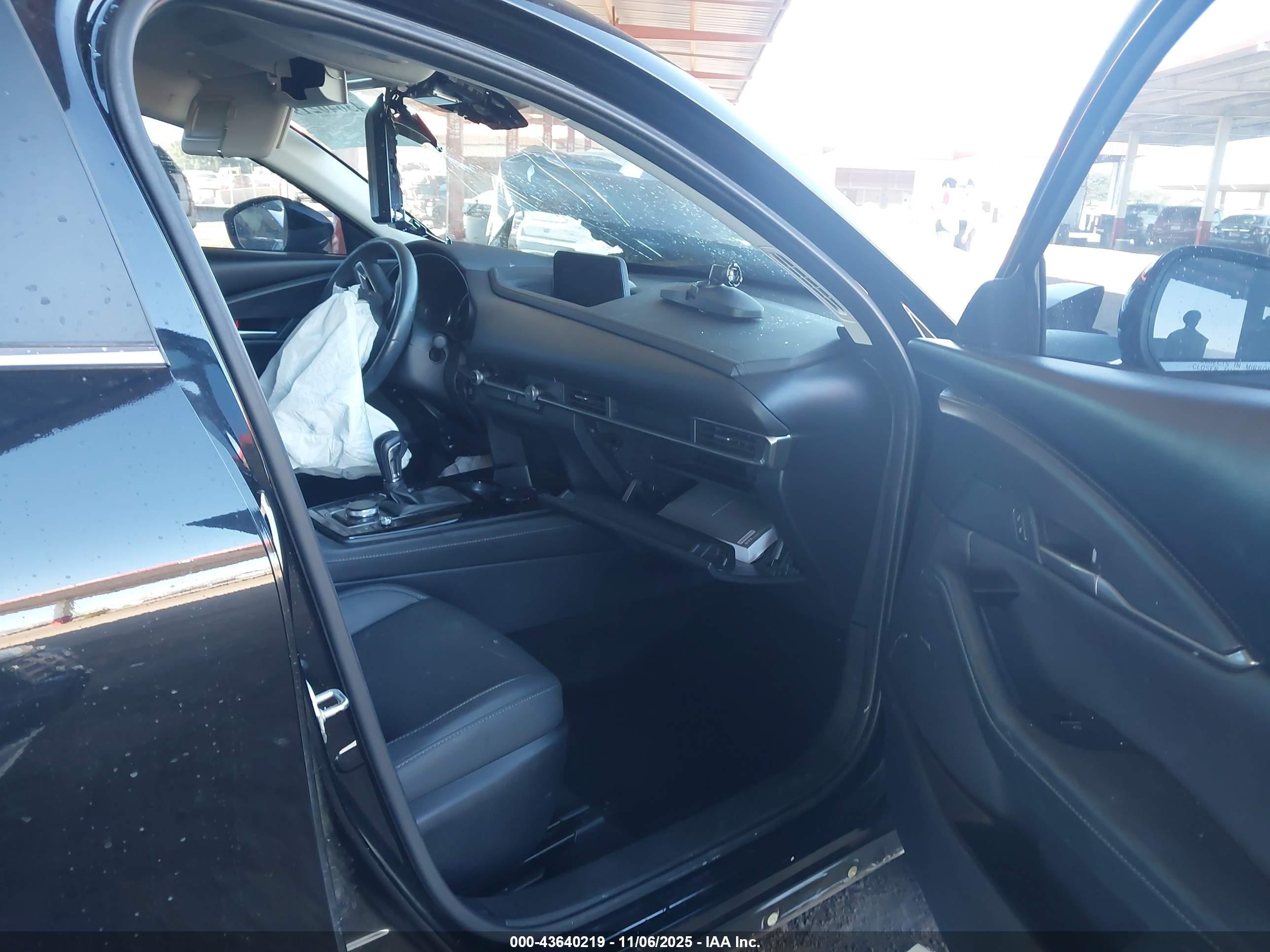 MAZDA CX-30 image 5