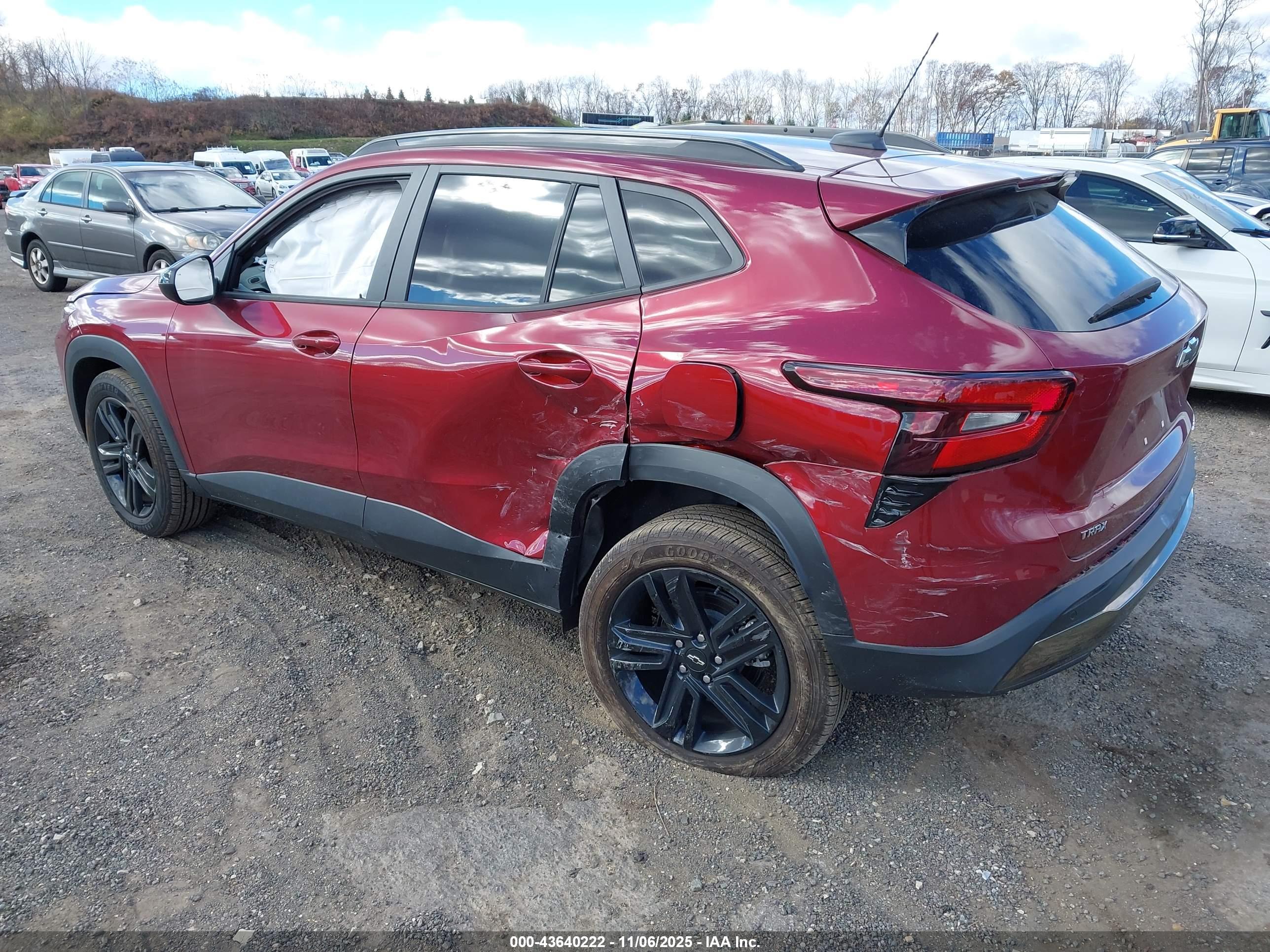CHEVROLET TRAX image 3