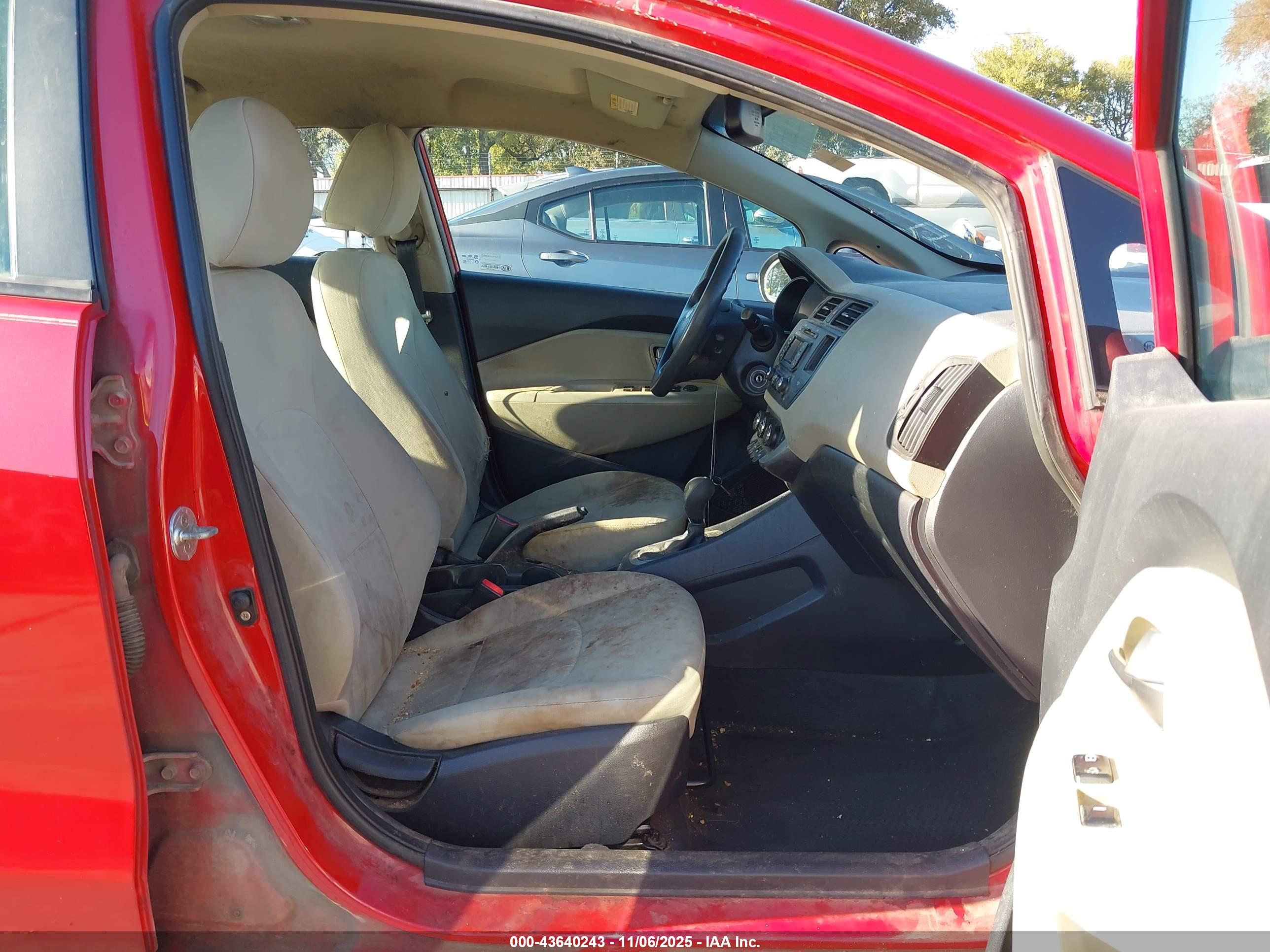 KIA RIO image 5