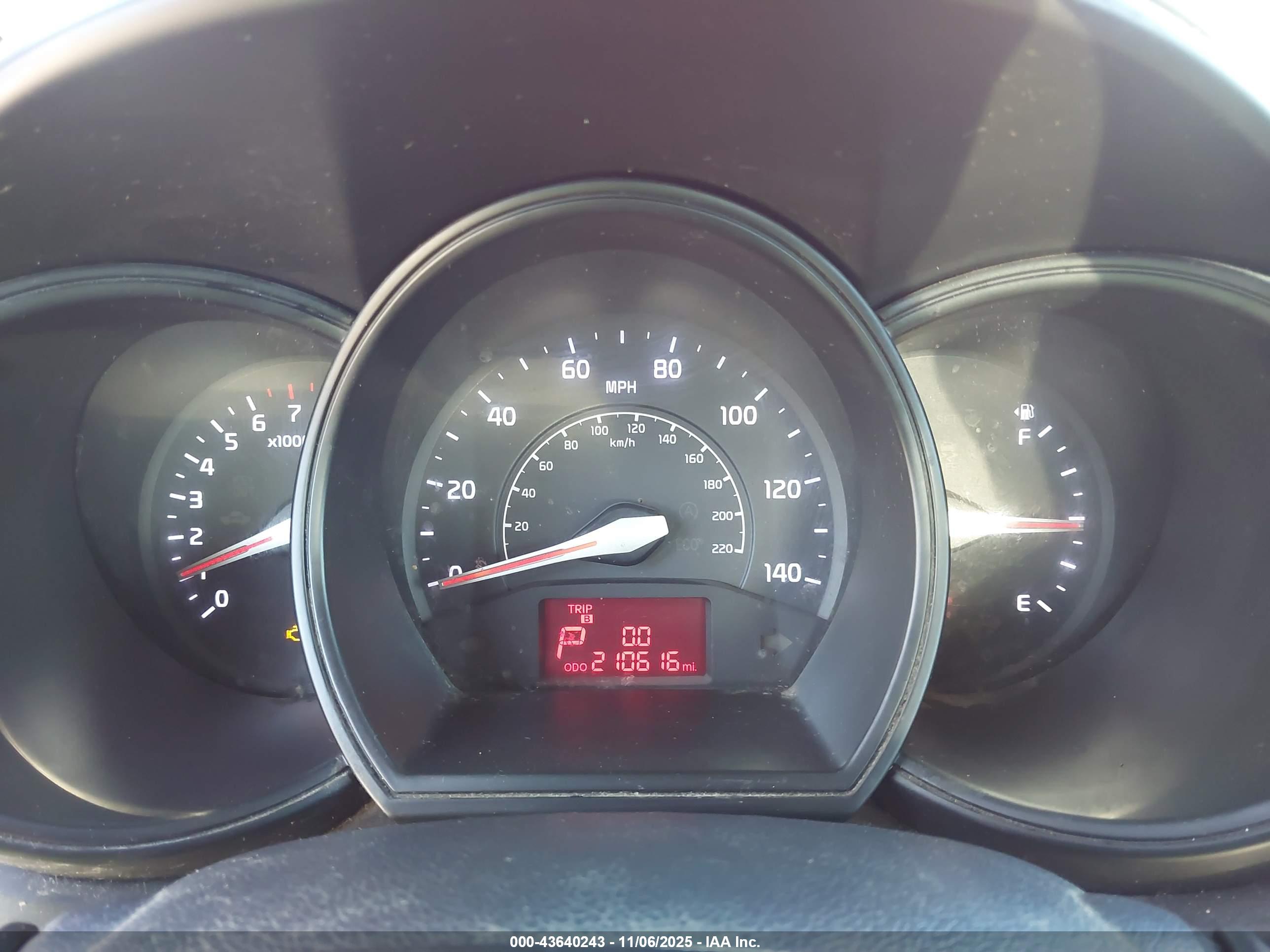 KIA RIO image 7