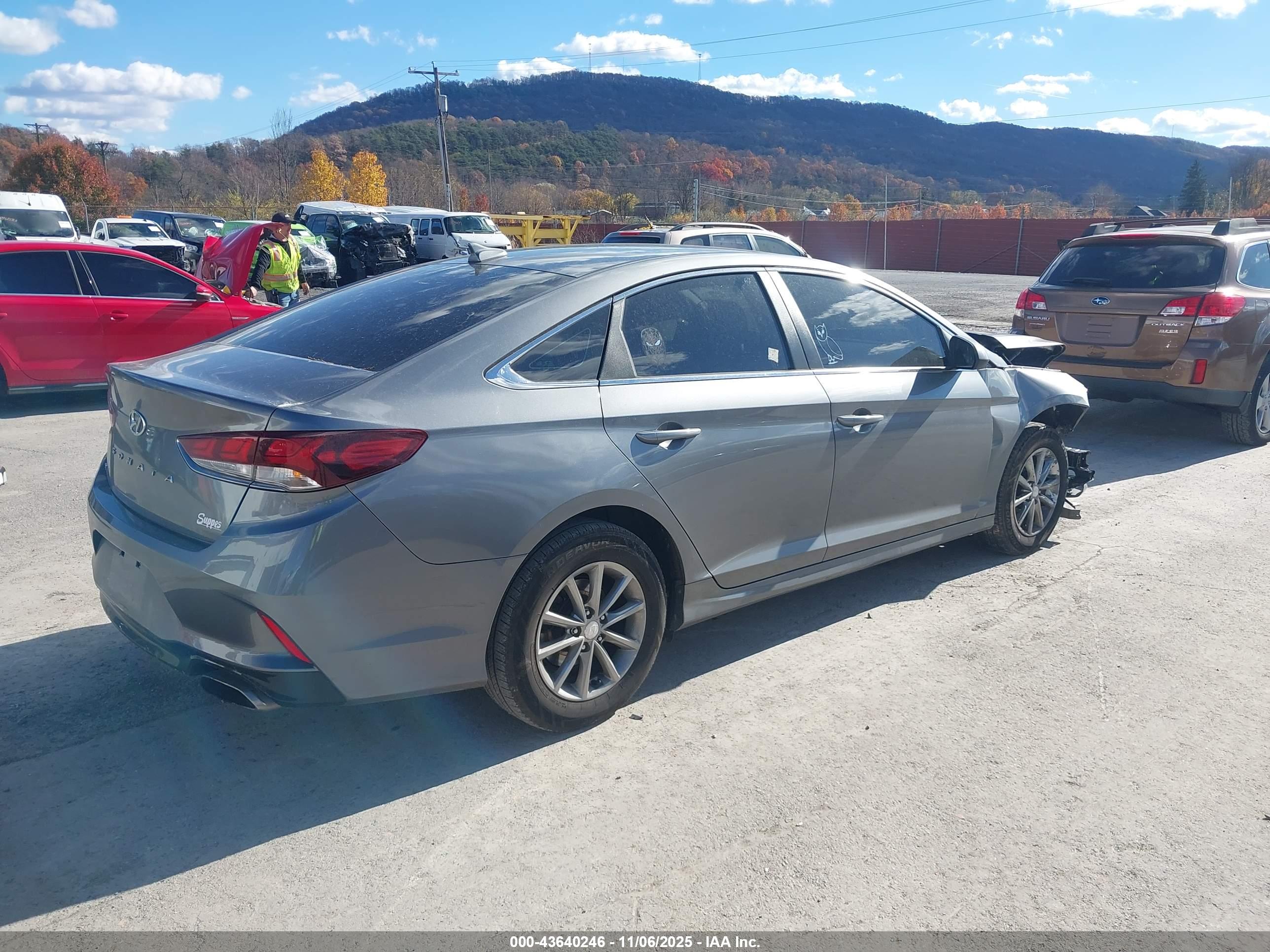 HYUNDAI SONATA image 4