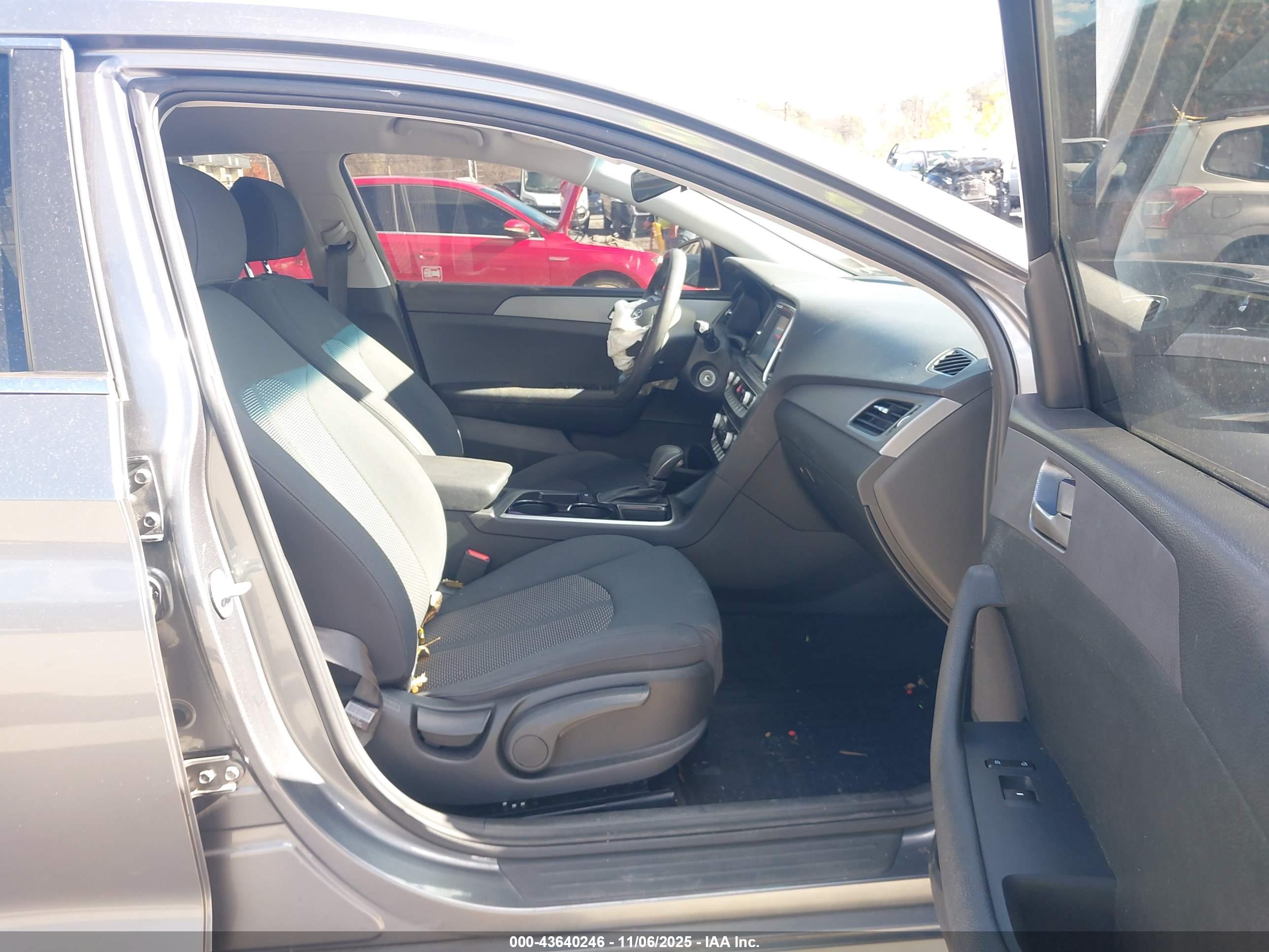 HYUNDAI SONATA image 5