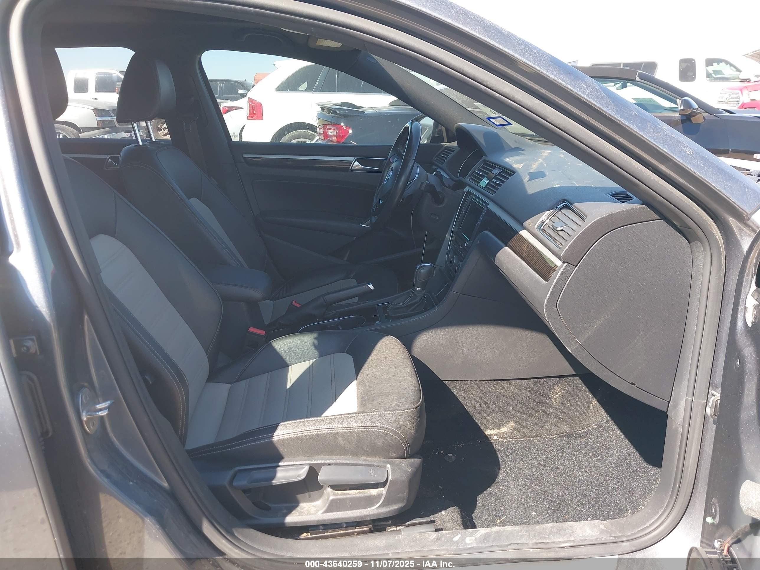 VOLKSWAGEN PASSAT image 5