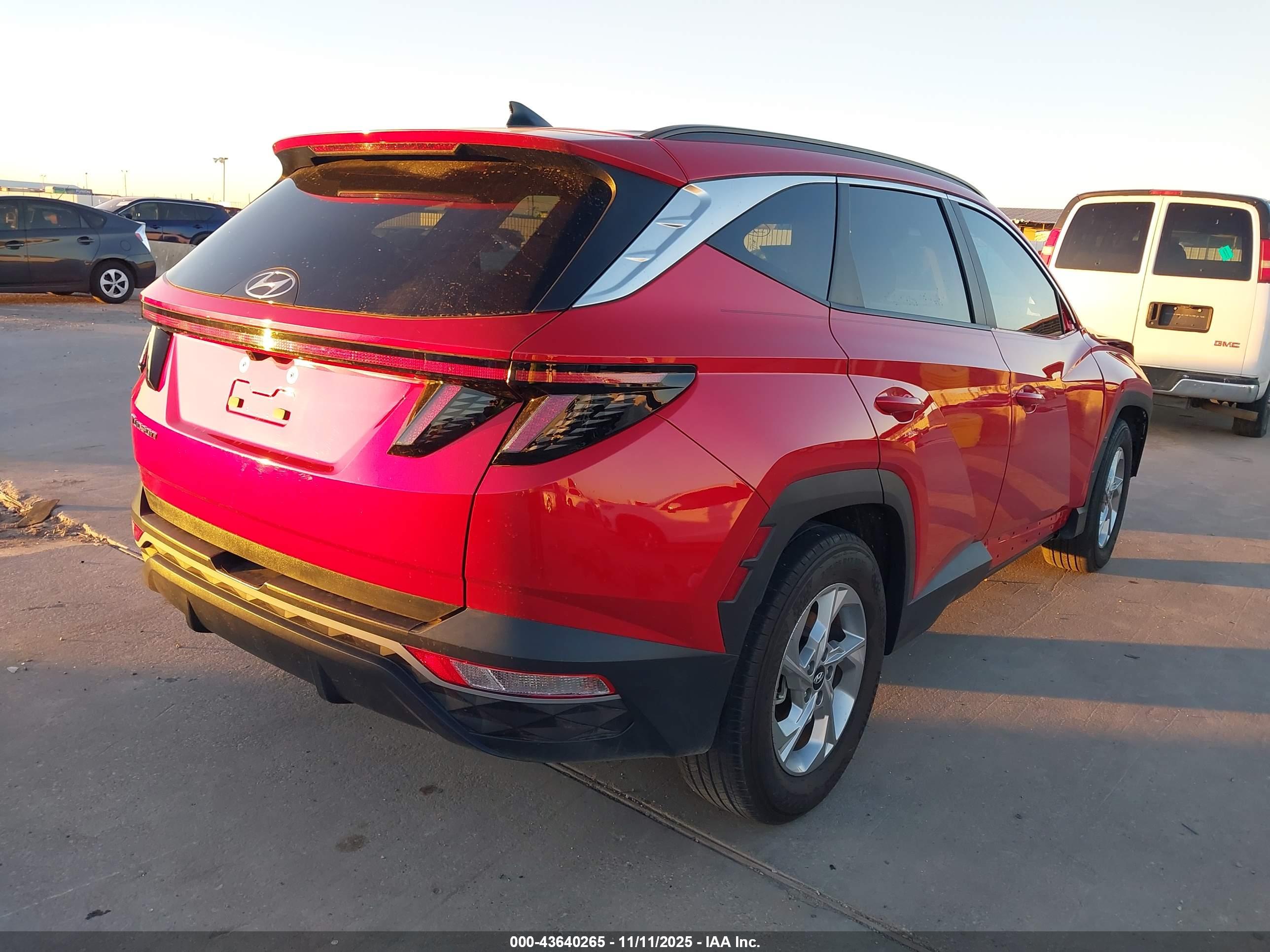 HYUNDAI TUCSON image 4