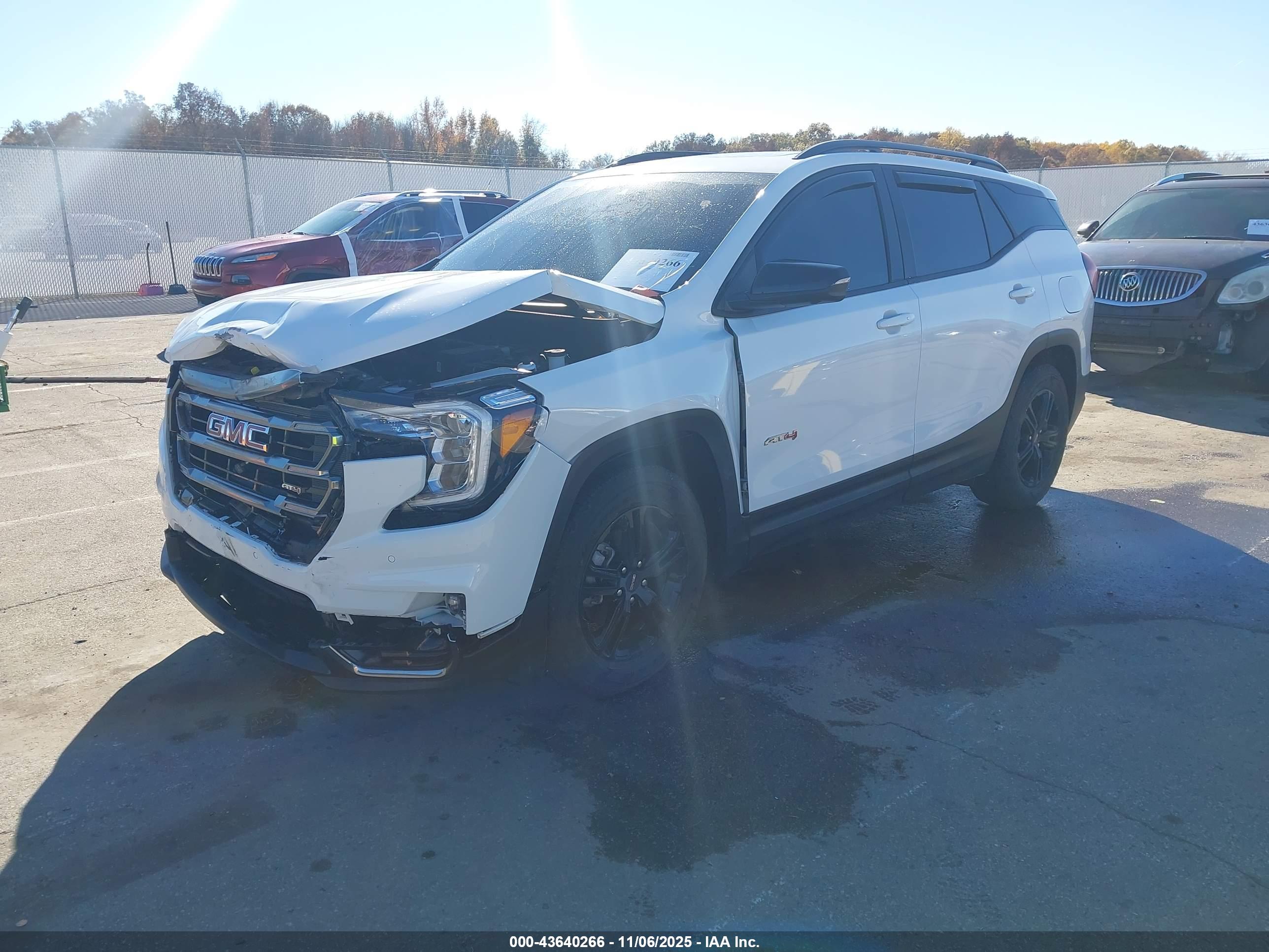 GMC TERRAIN image 2
