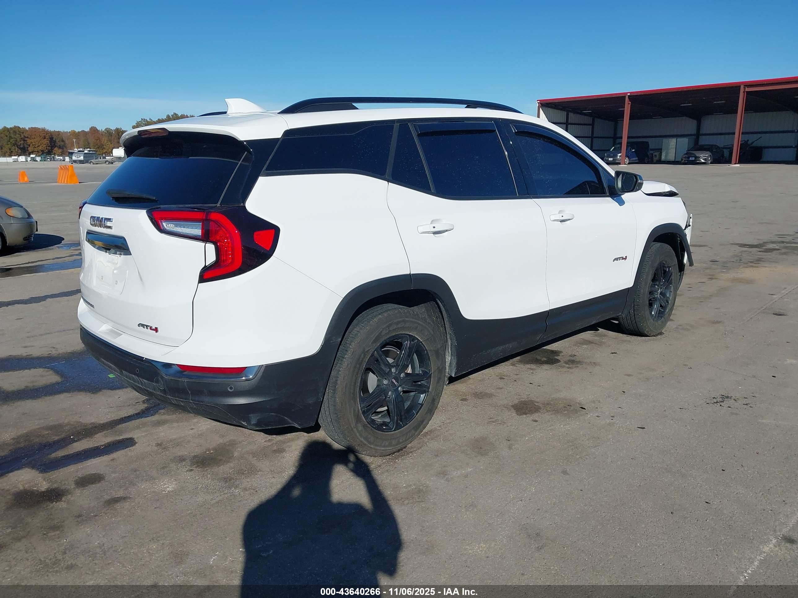 GMC TERRAIN image 4