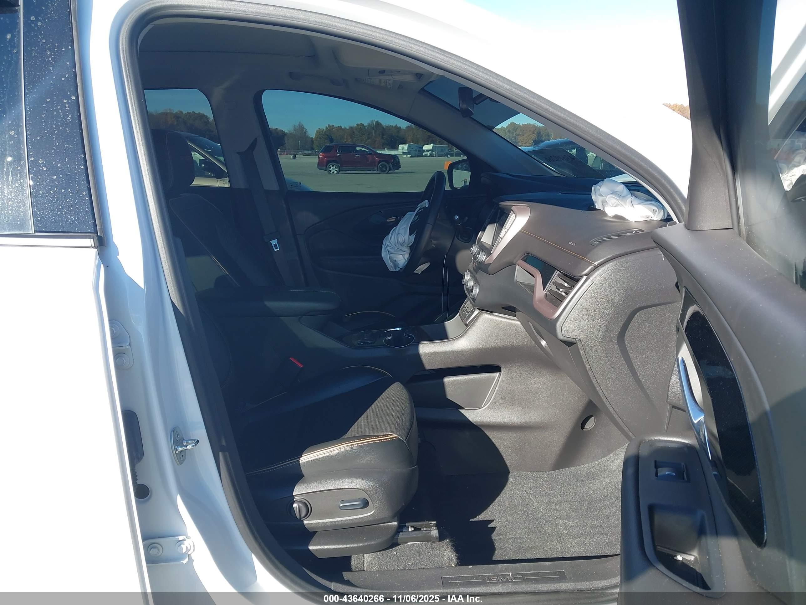 GMC TERRAIN image 5