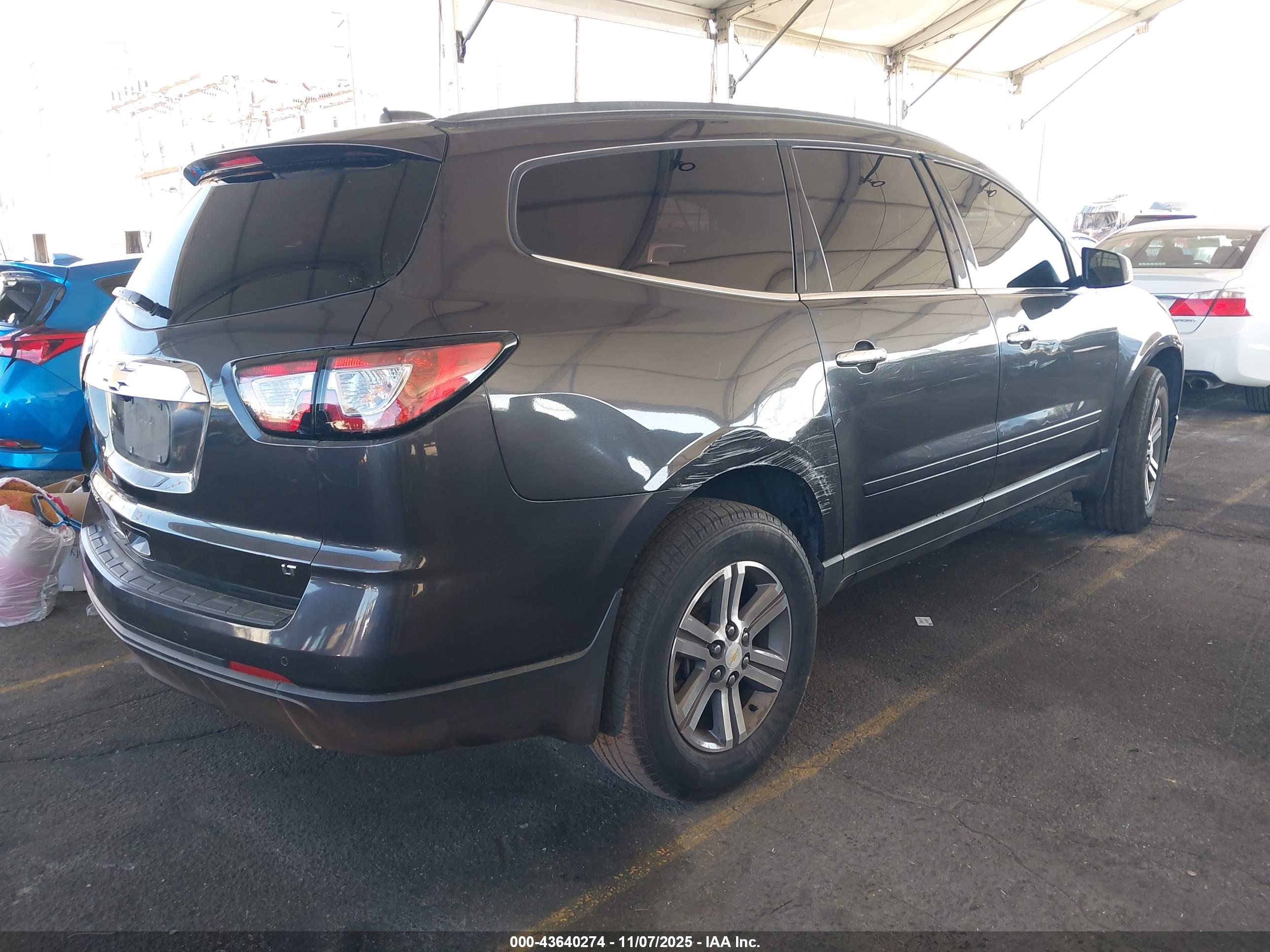 CHEVROLET TRAVERSE image 4