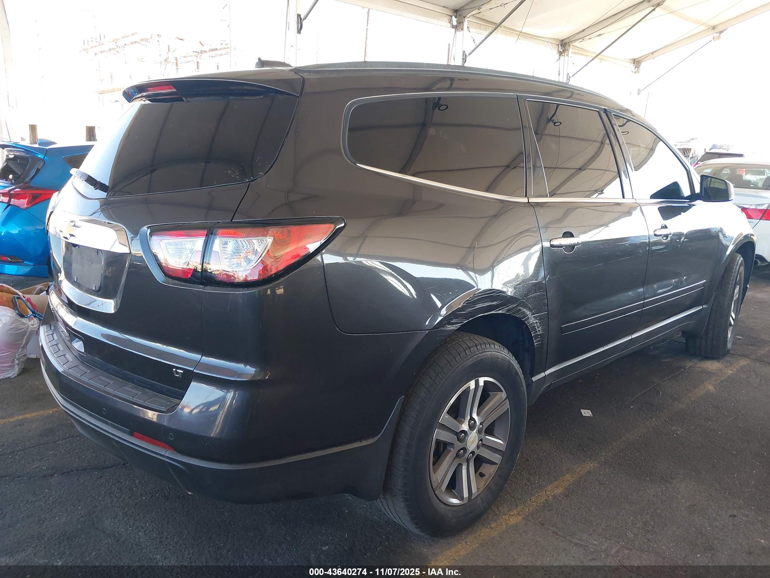 CHEVROLET TRAVERSE image 6