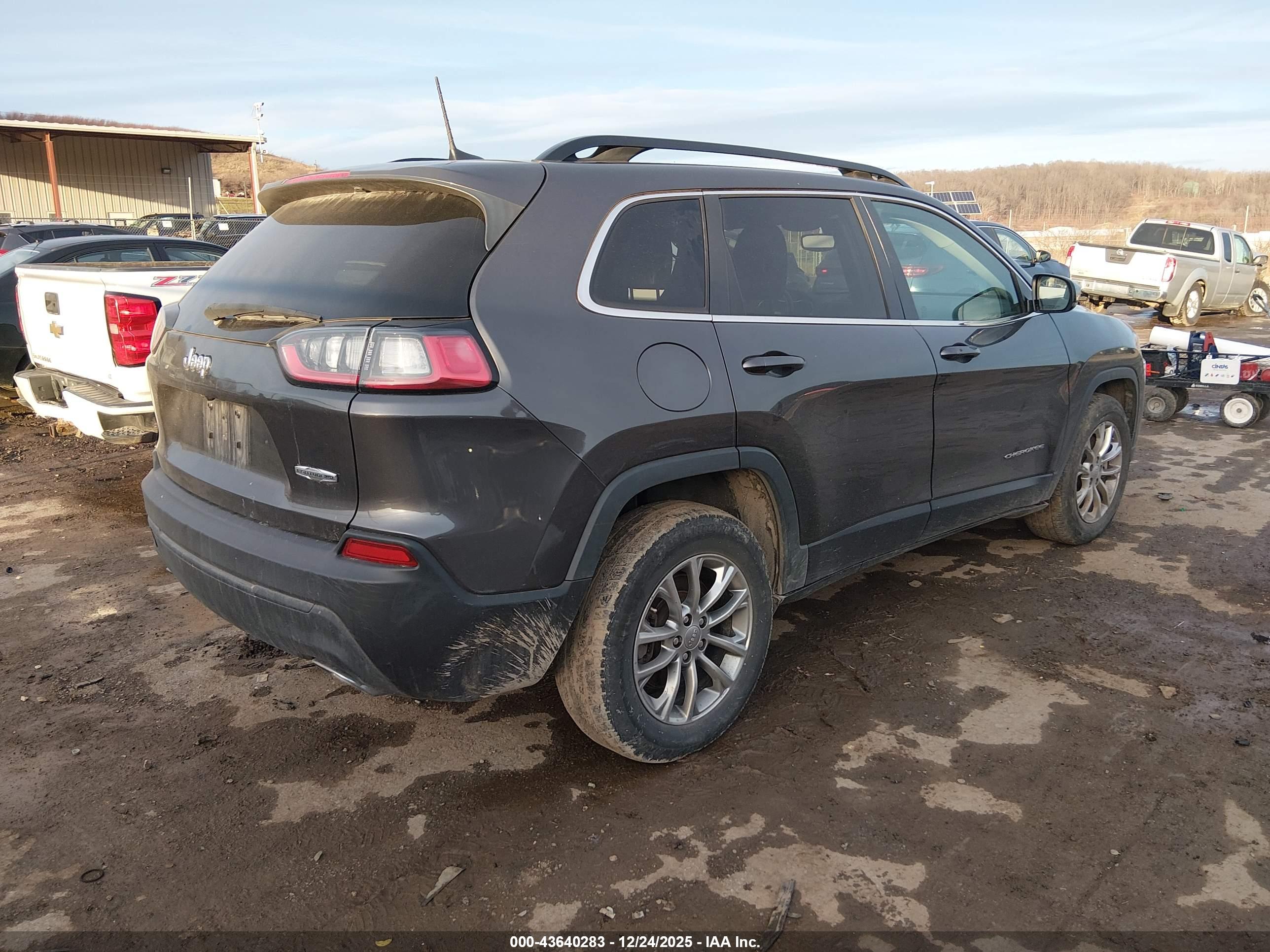 JEEP CHEROKEE image 4