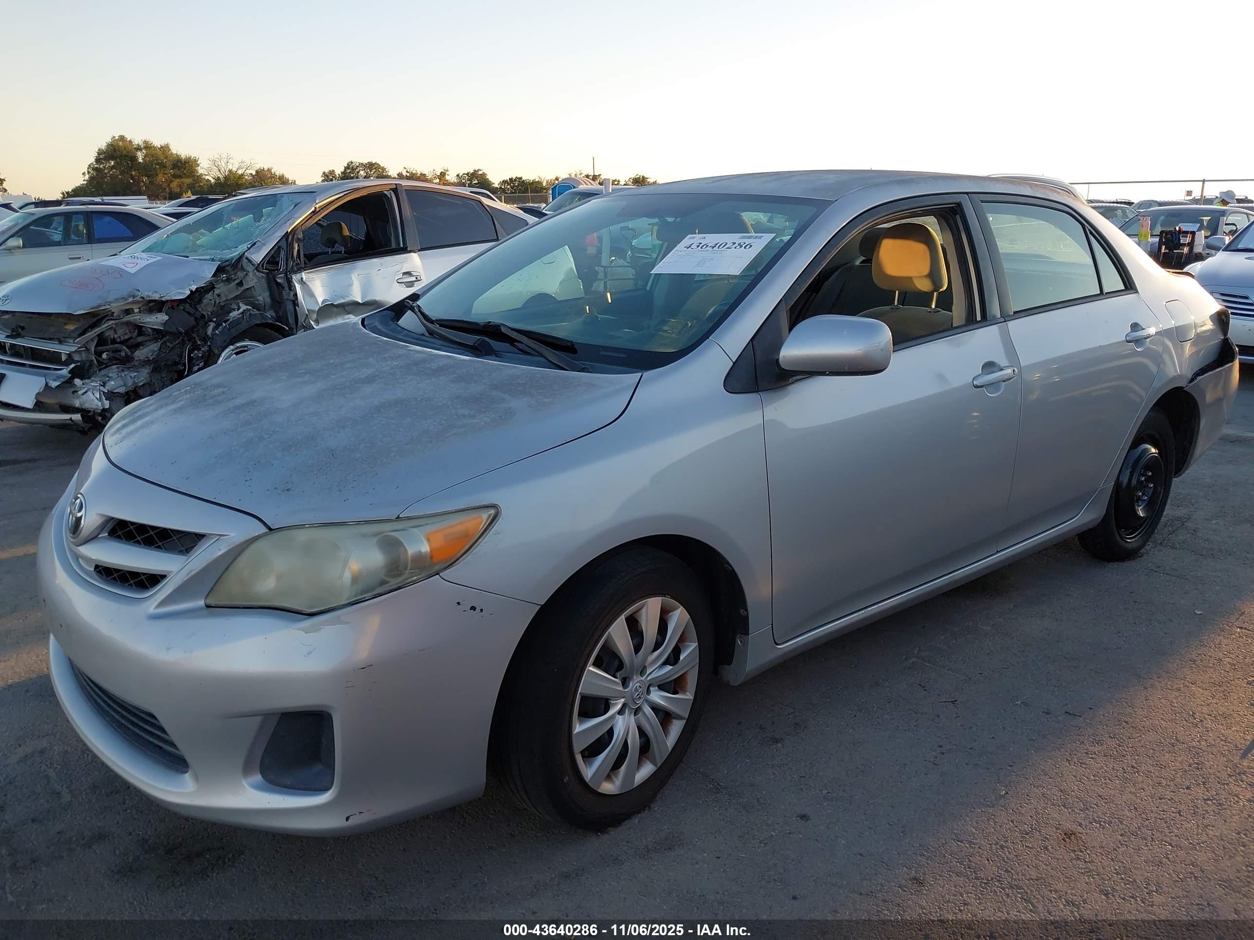 TOYOTA COROLLA image 2