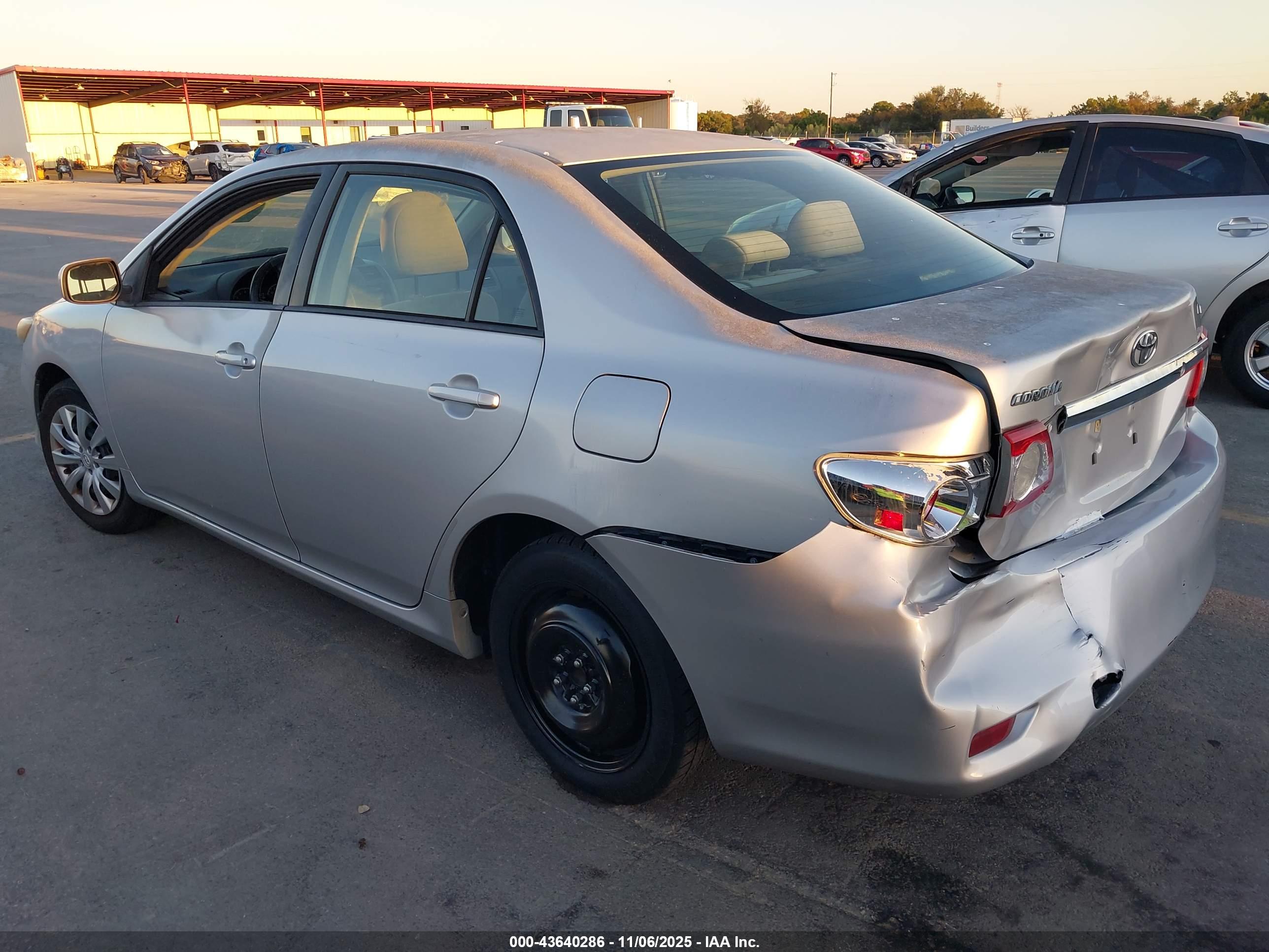 TOYOTA COROLLA image 3
