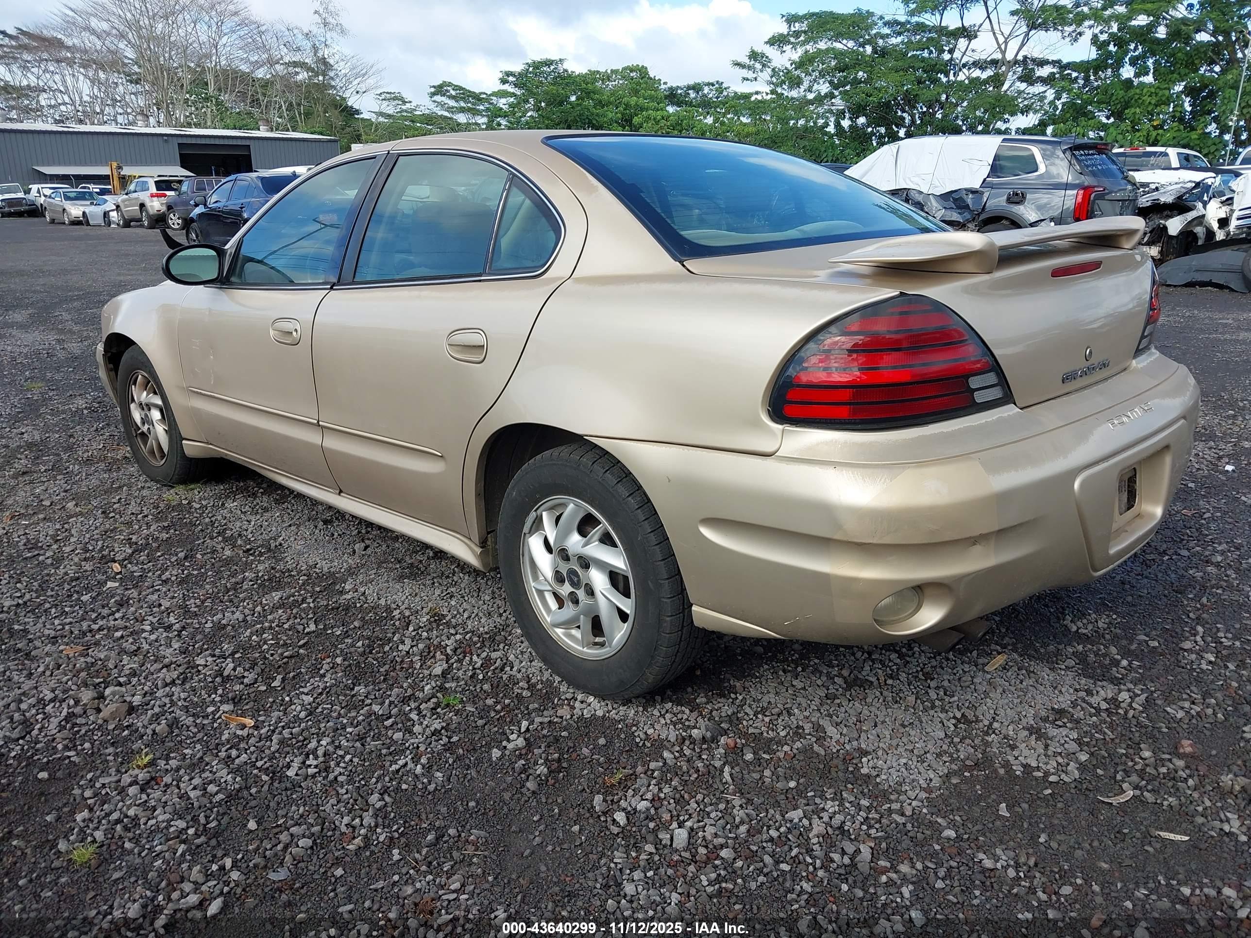 PONTIAC GRAND image 3