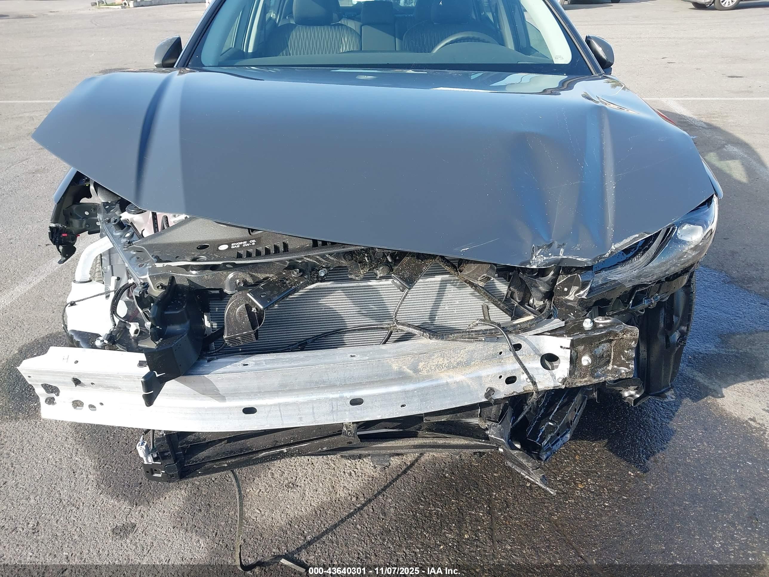 TOYOTA CAMRY image 6