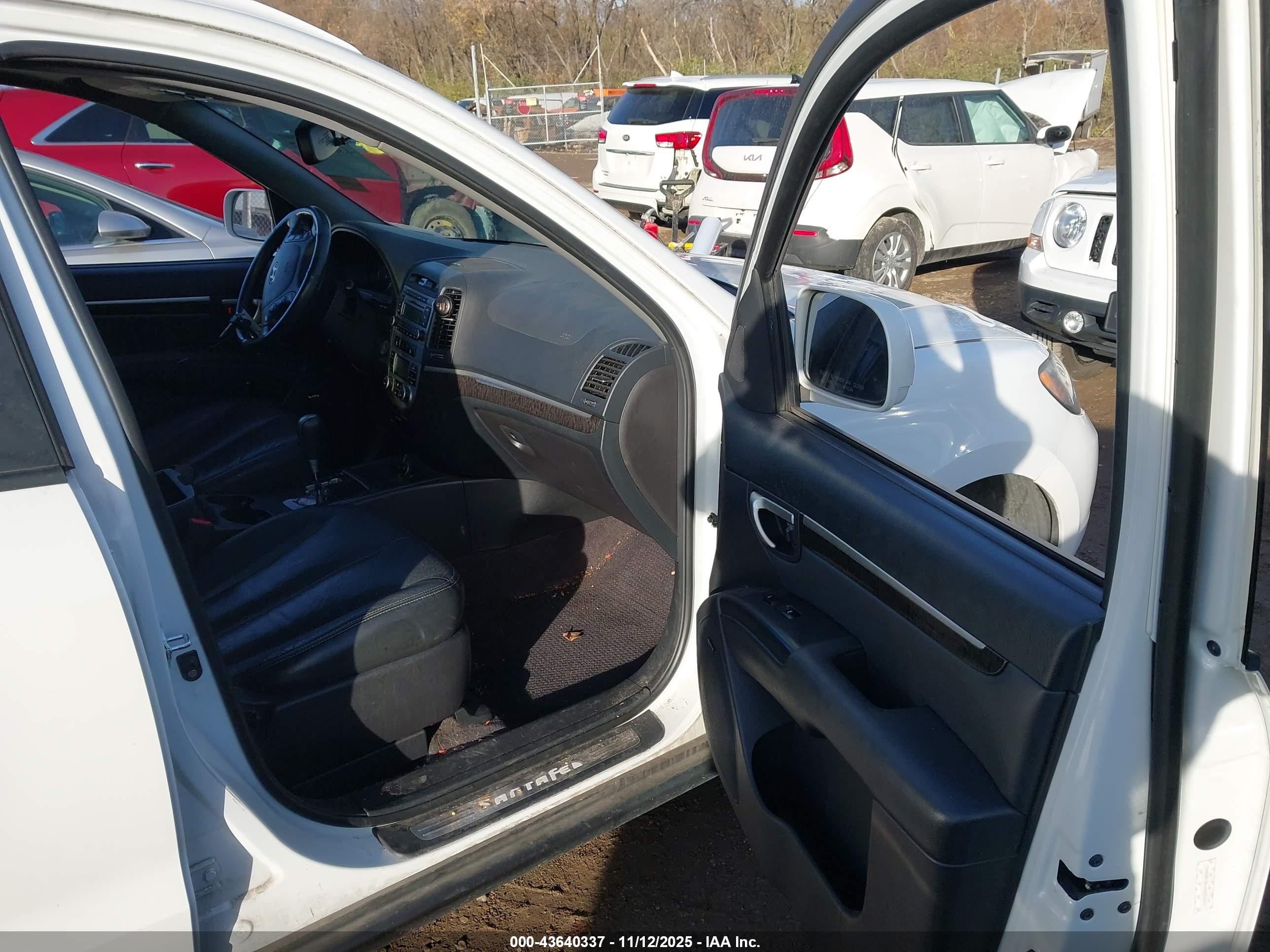 HYUNDAI SANTA image 5