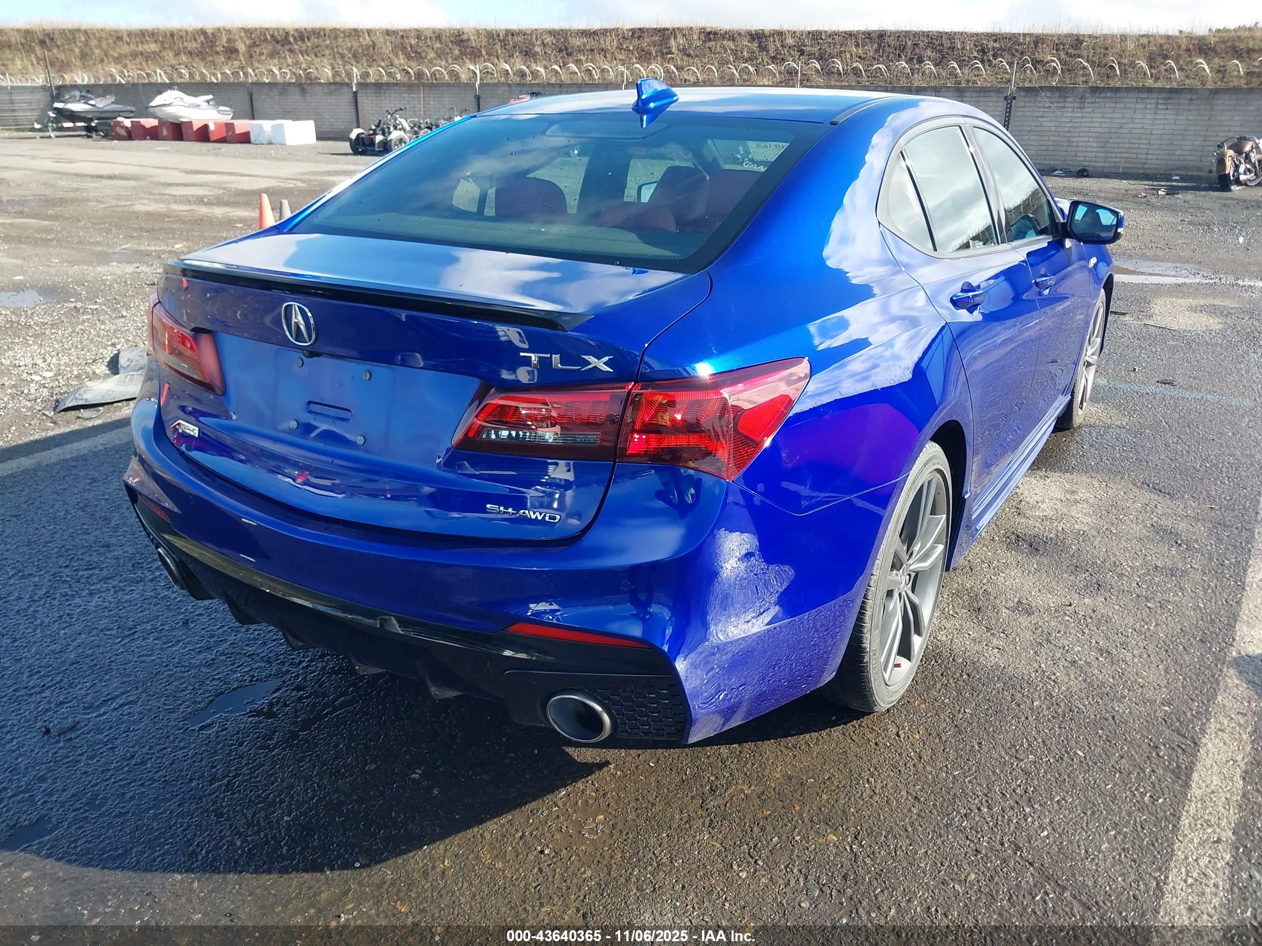 ACURA TLX image 4