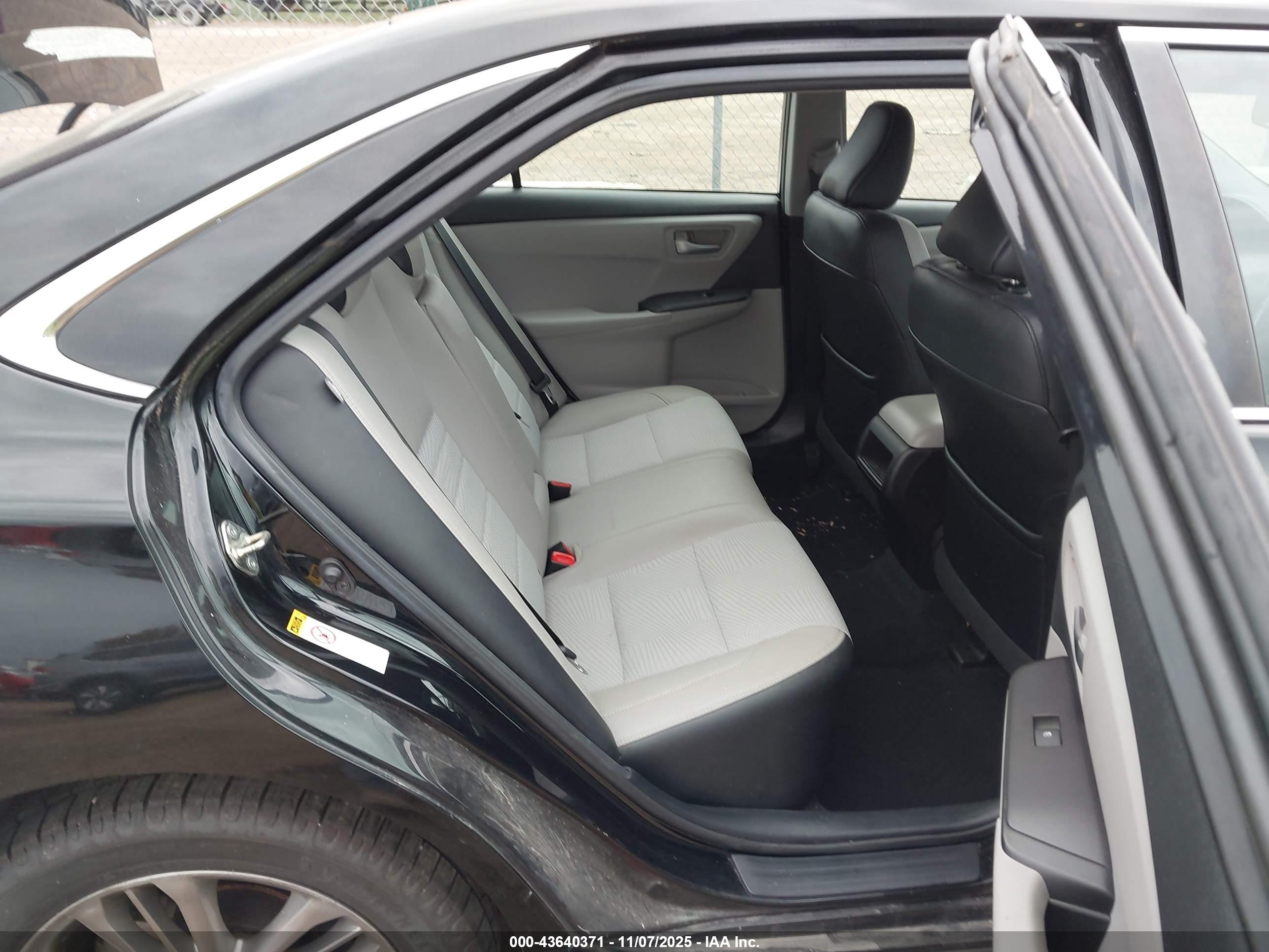 TOYOTA CAMRY image 8