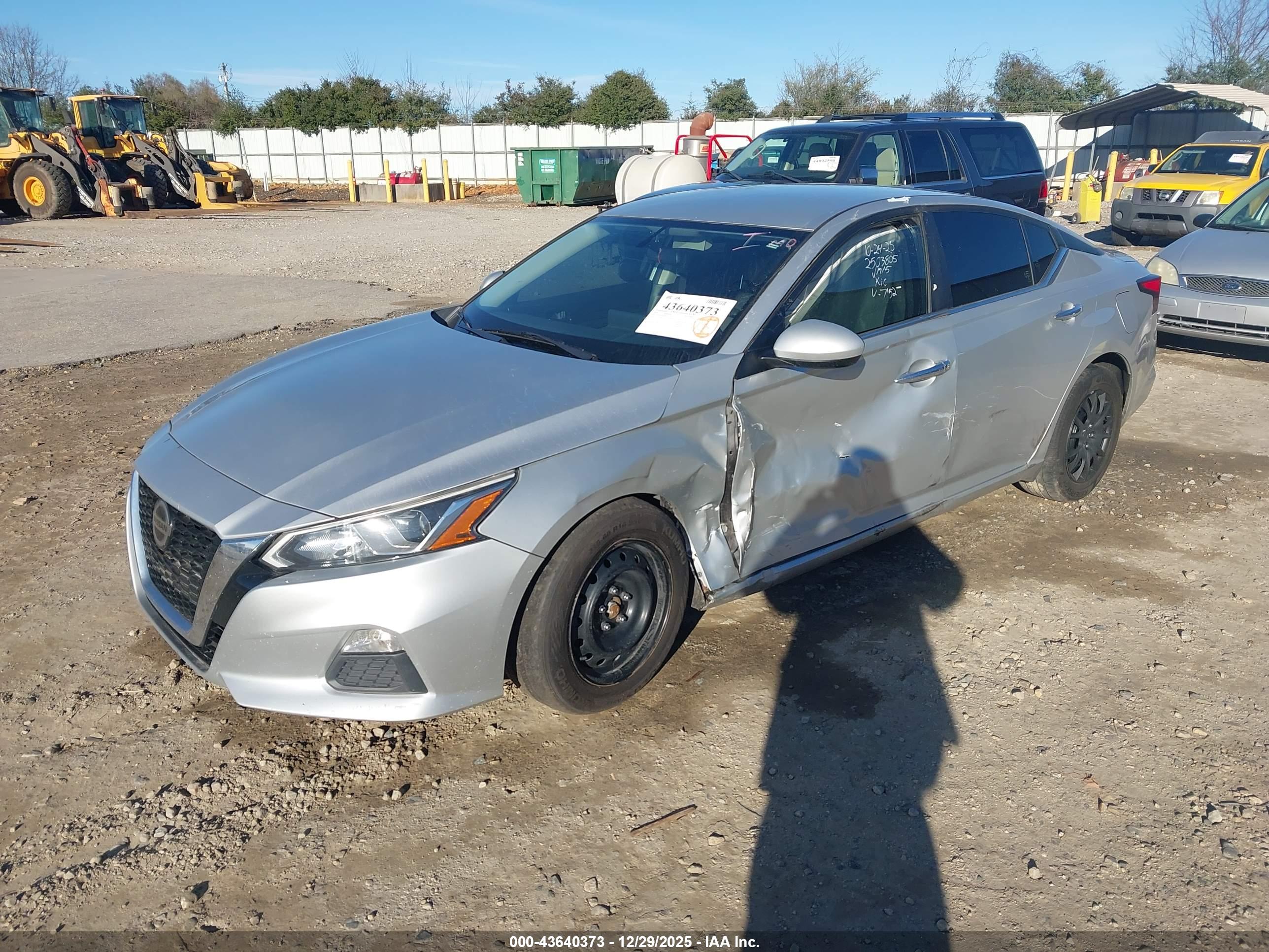 NISSAN ALTIMA image 2