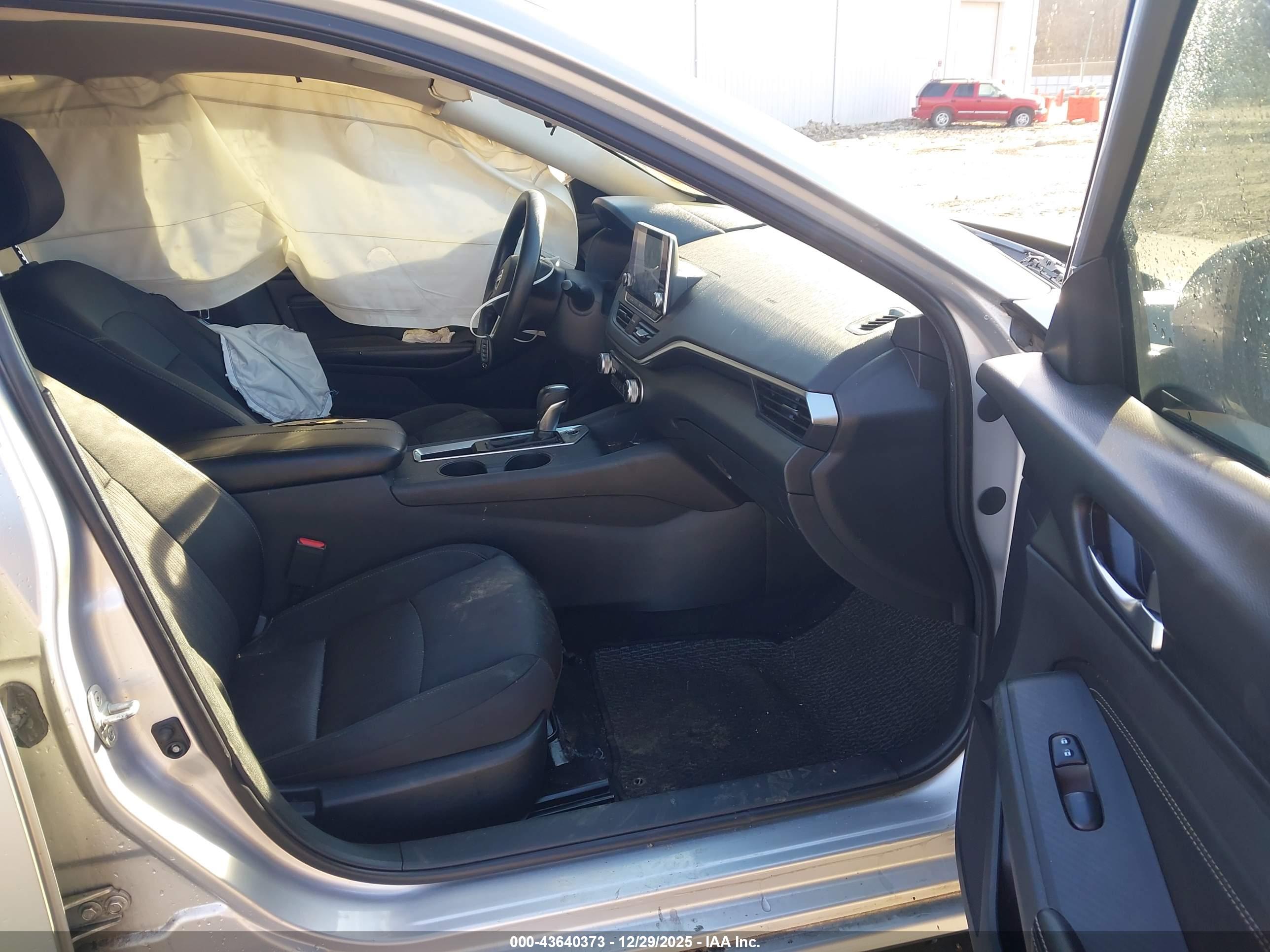 NISSAN ALTIMA image 5