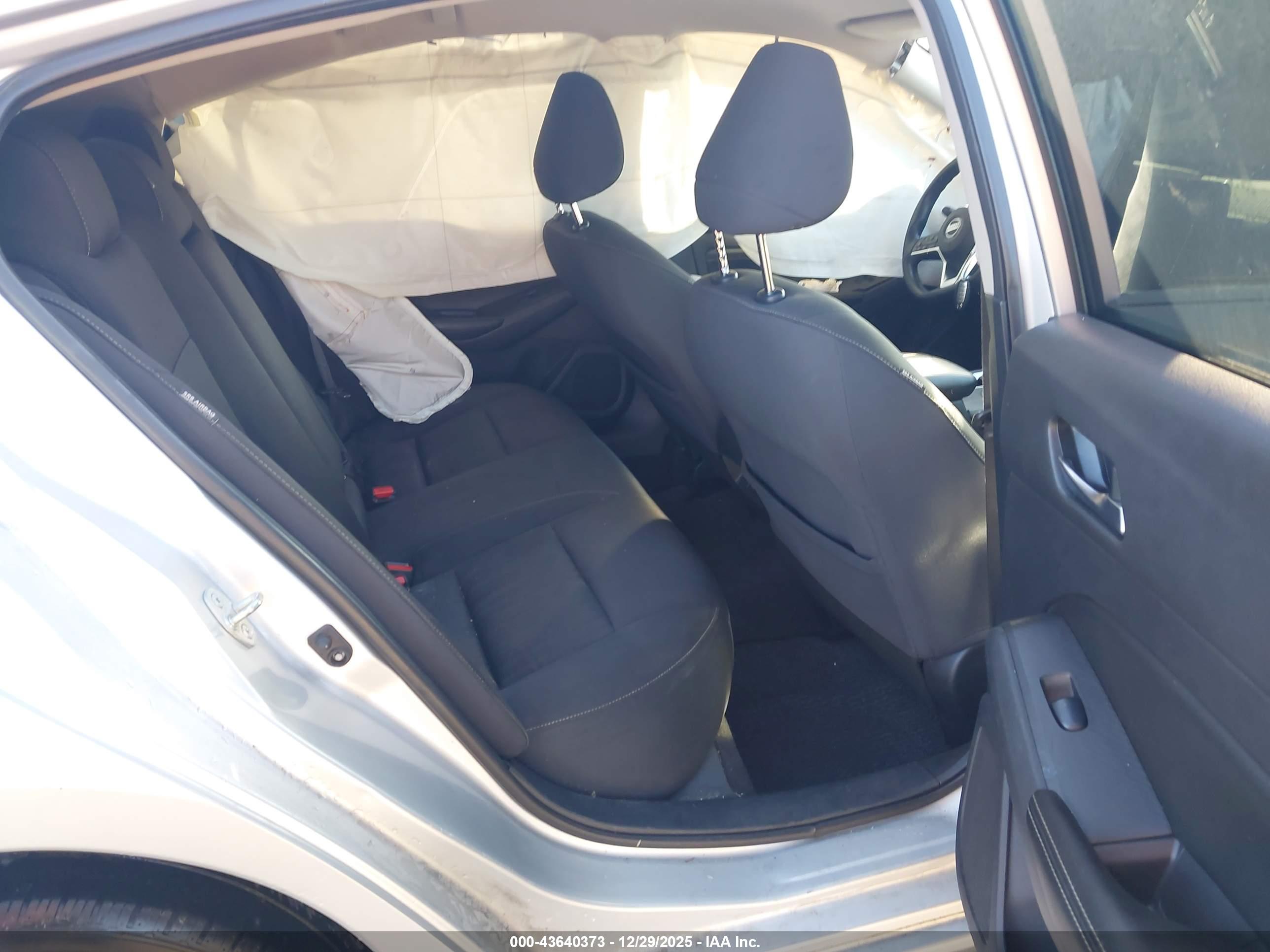 NISSAN ALTIMA image 8