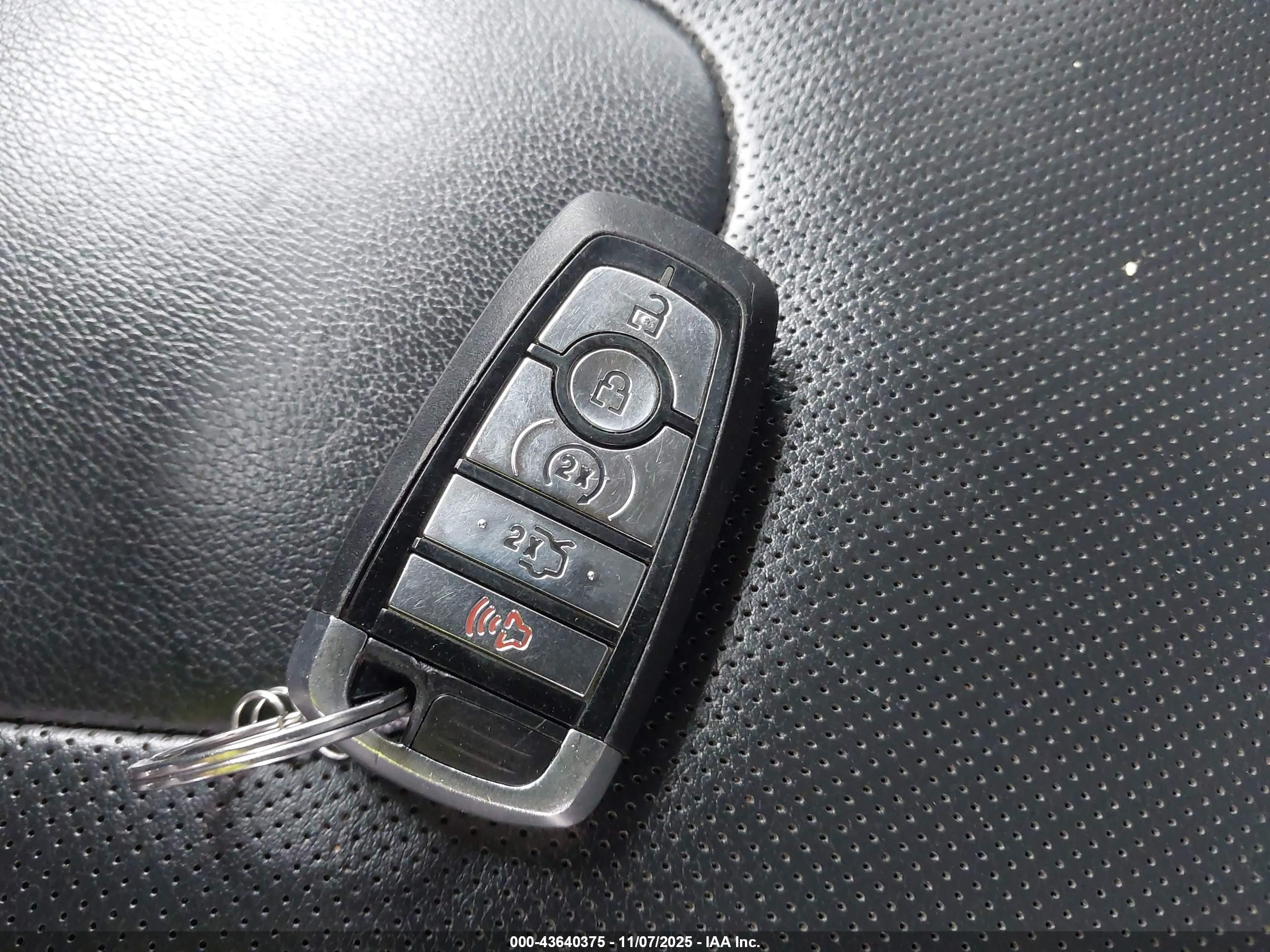 FORD FUSION image 11