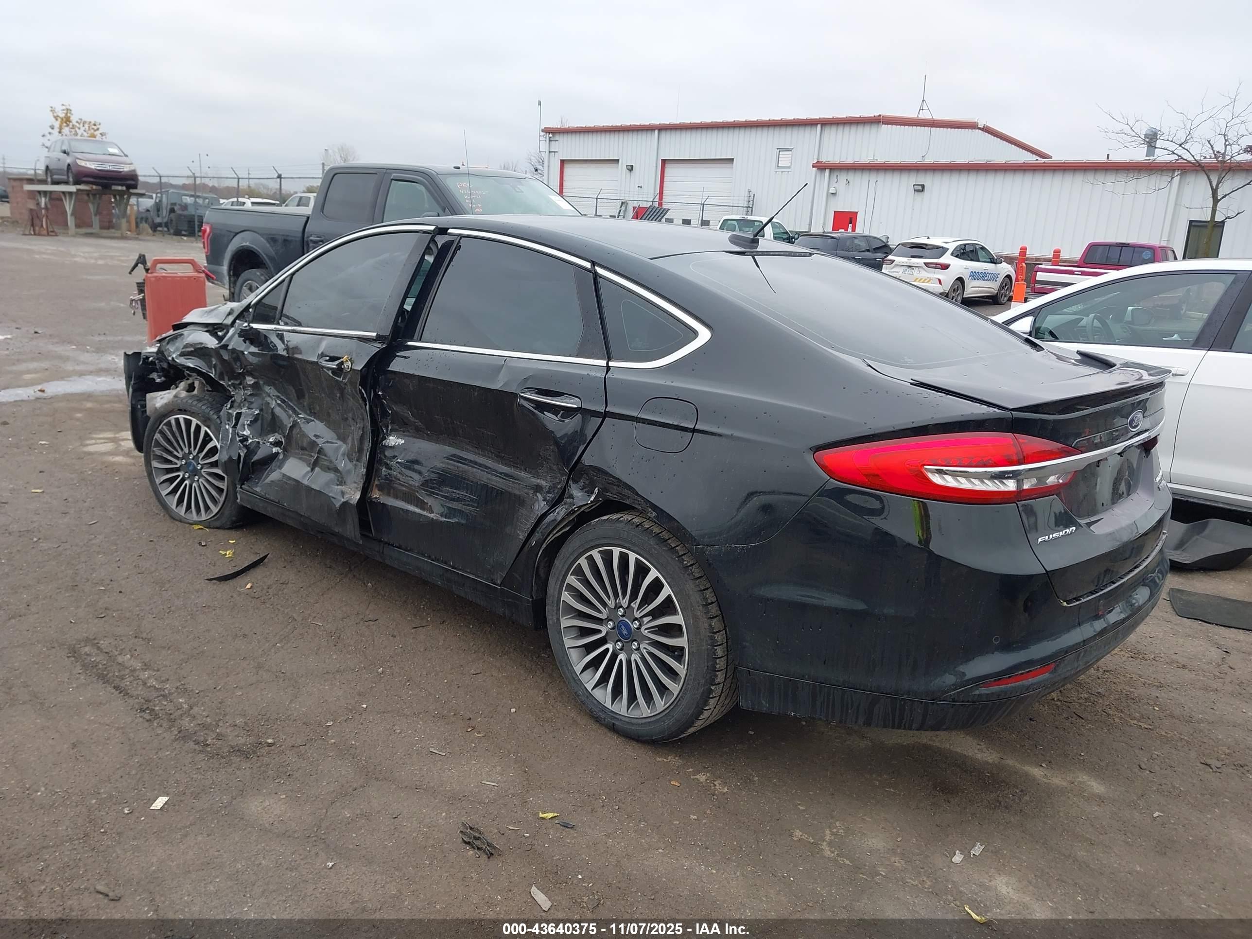 FORD FUSION image 3