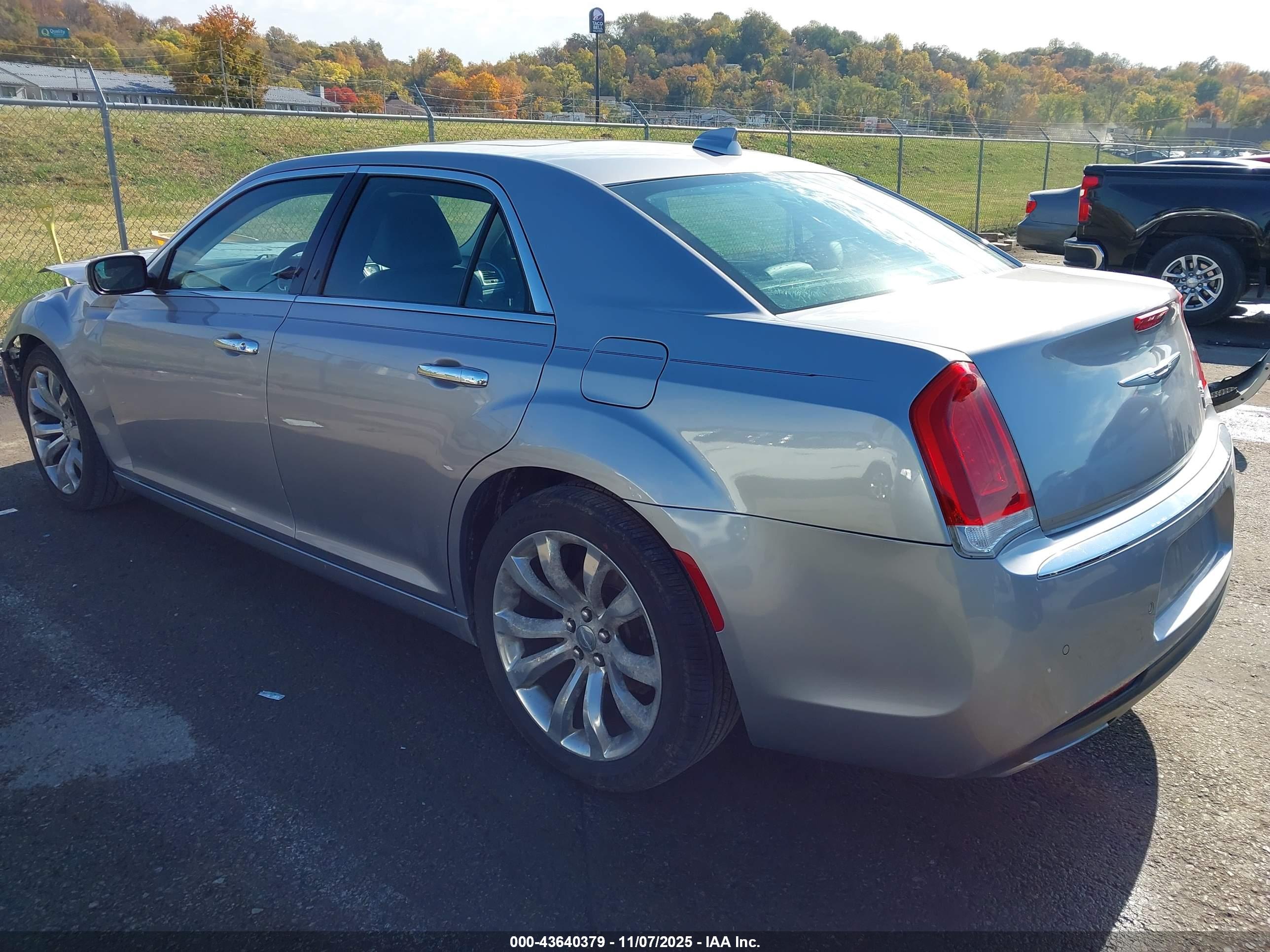 CHRYSLER 300C image 3