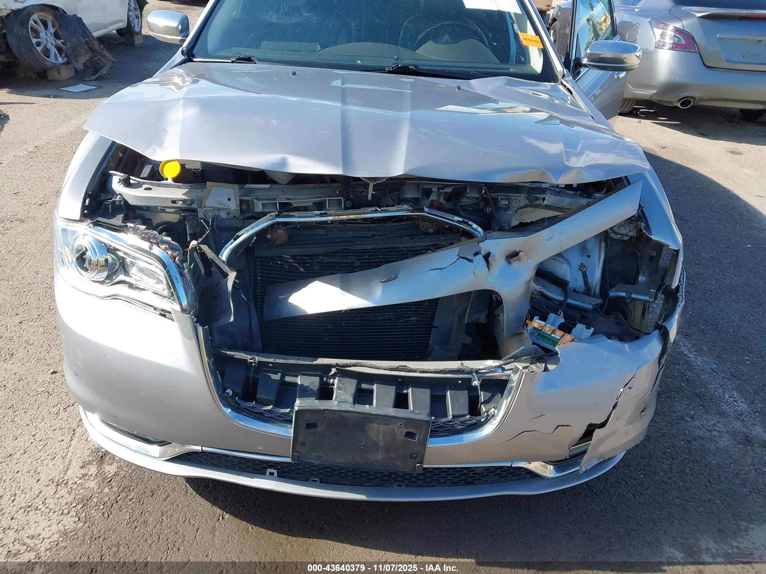 CHRYSLER 300C image 6