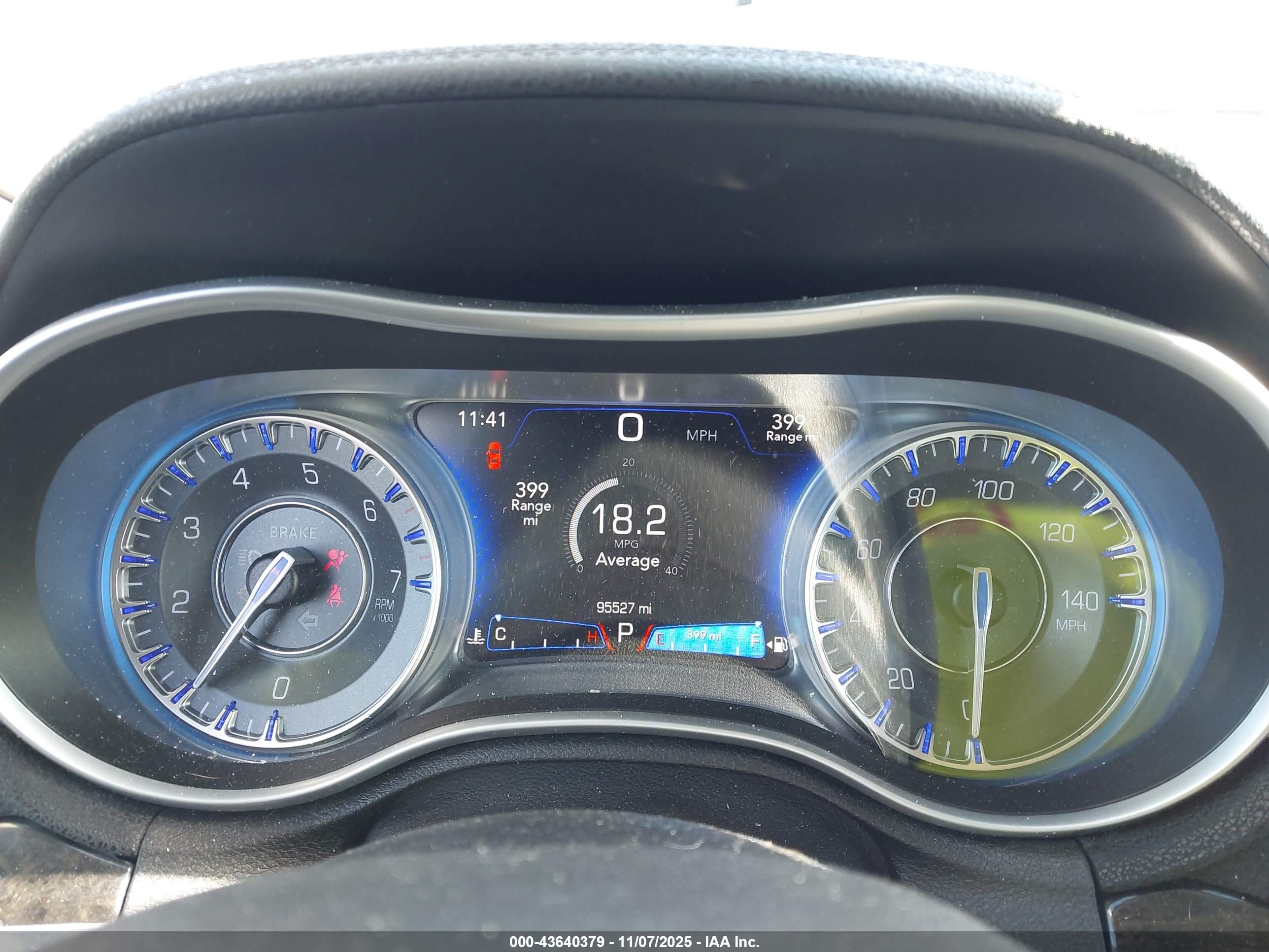 CHRYSLER 300C image 7
