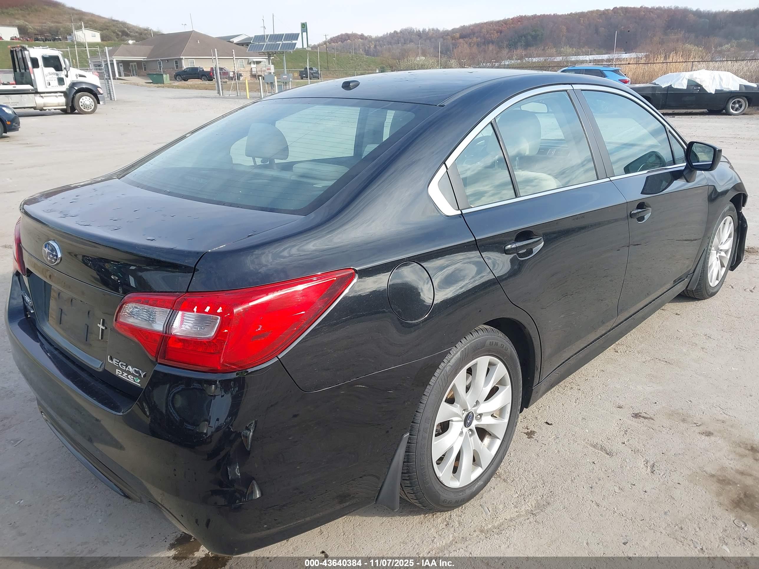 SUBARU LEGACY image 4