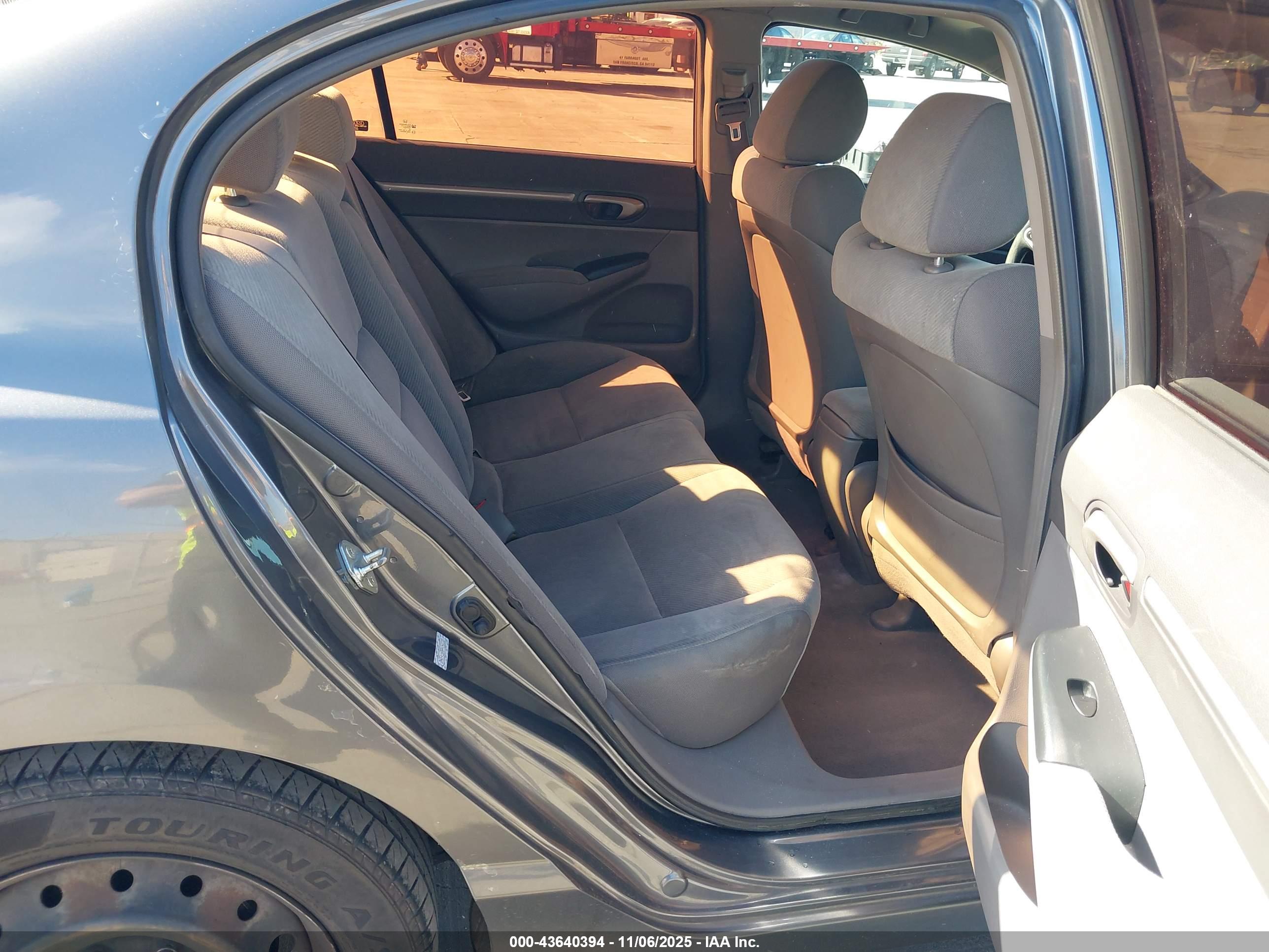 HONDA CIVIC image 8