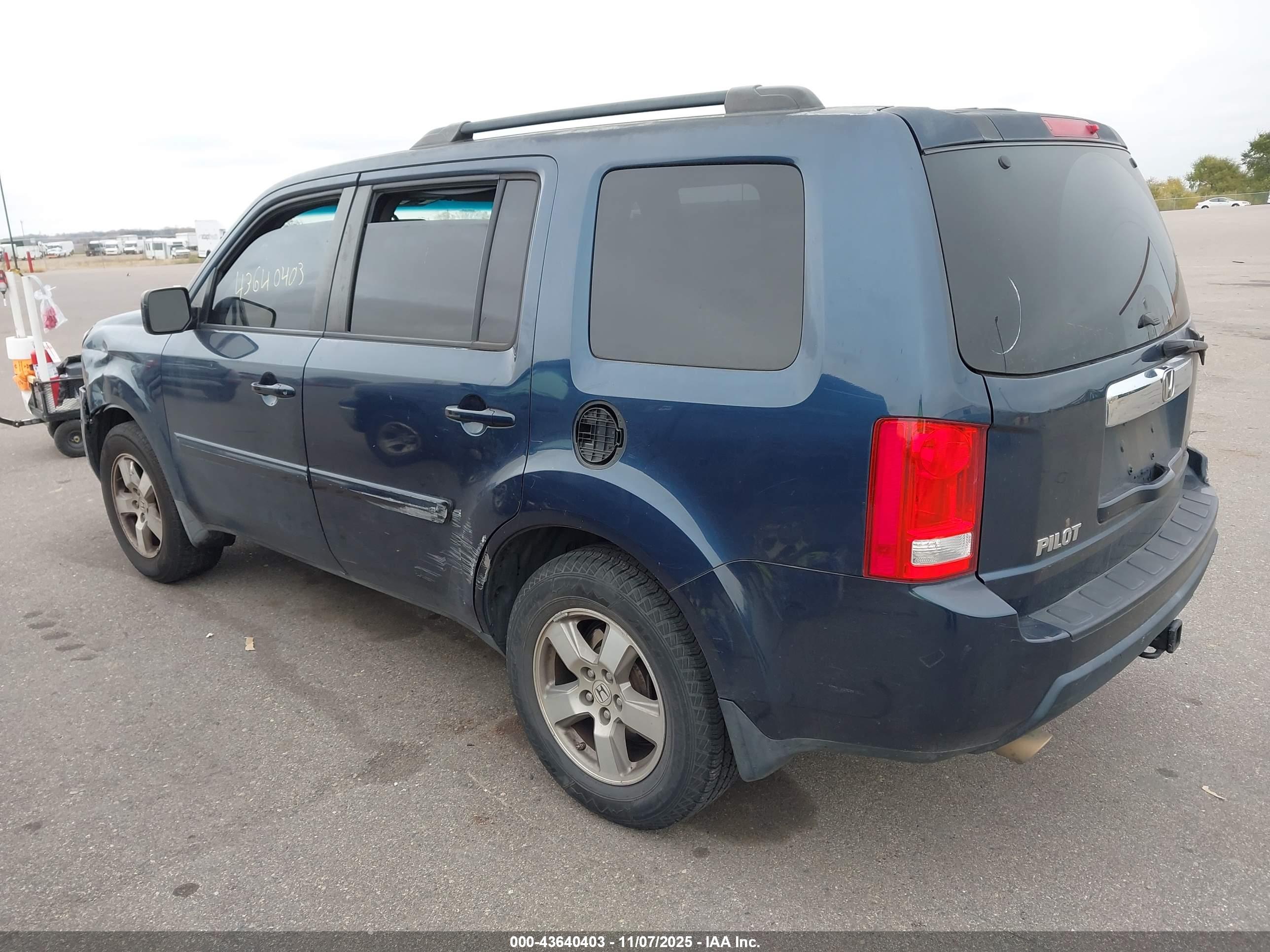 HONDA PILOT image 3