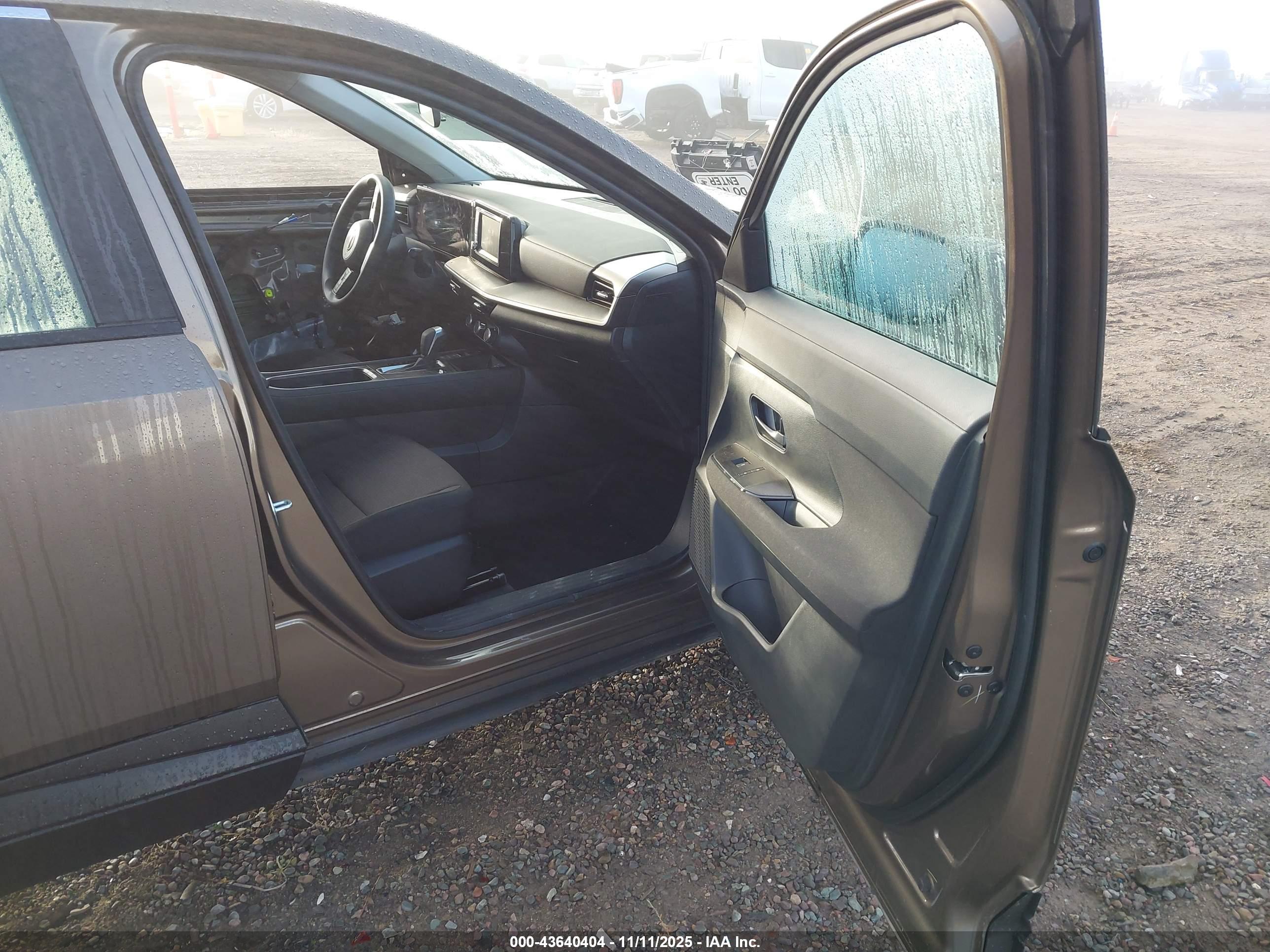 NISSAN KICKS image 5