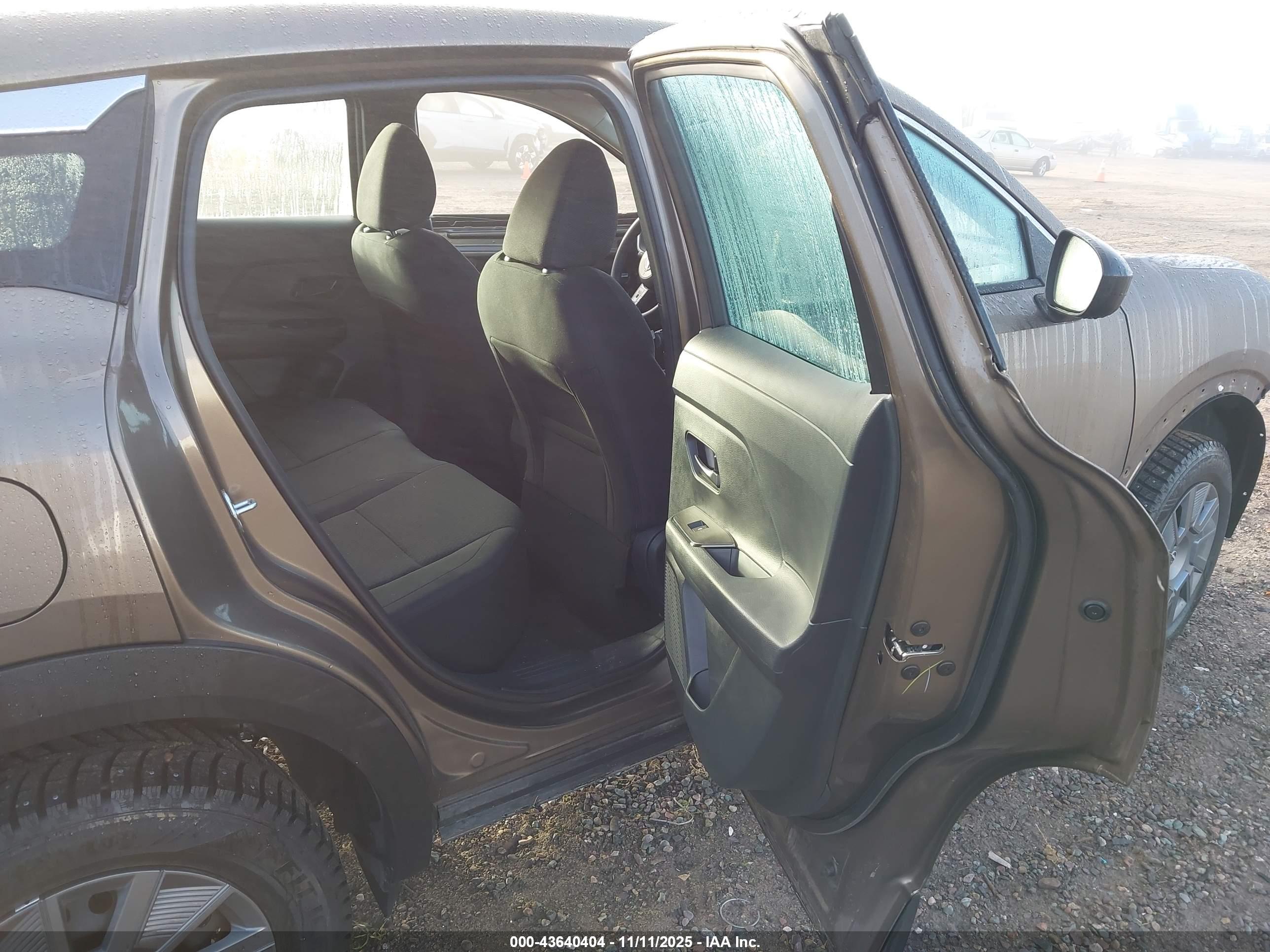 NISSAN KICKS image 8