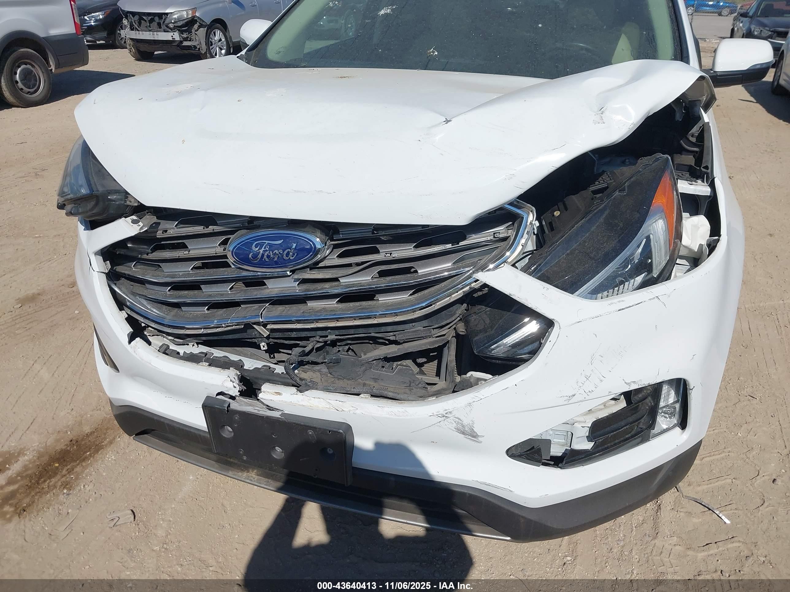 FORD EDGE image 6