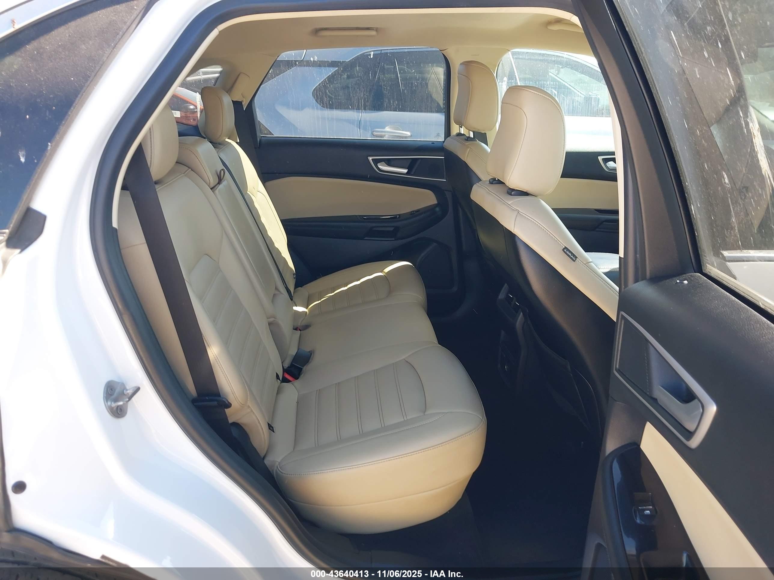FORD EDGE image 8