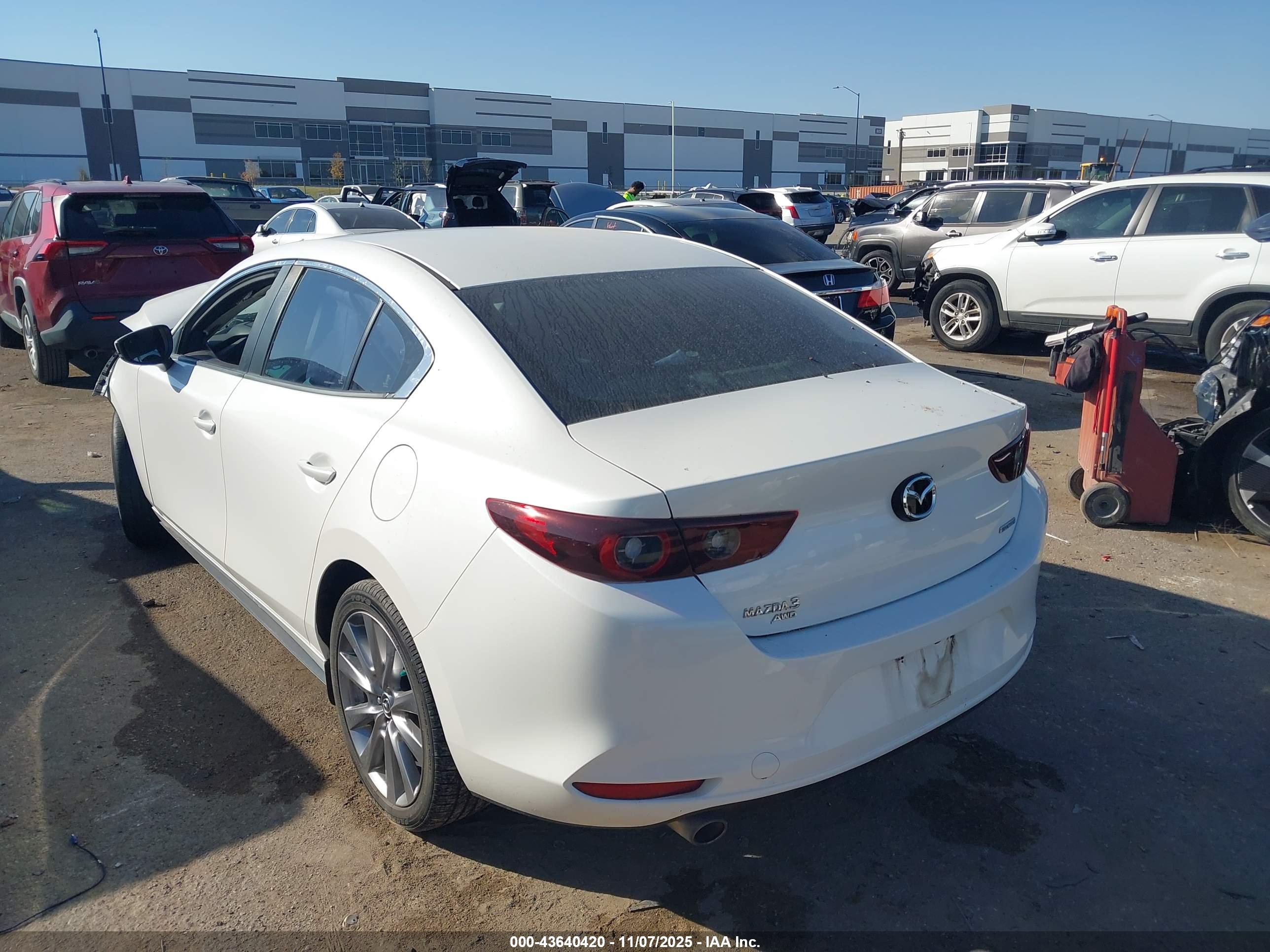 MAZDA MAZDA3 image 3