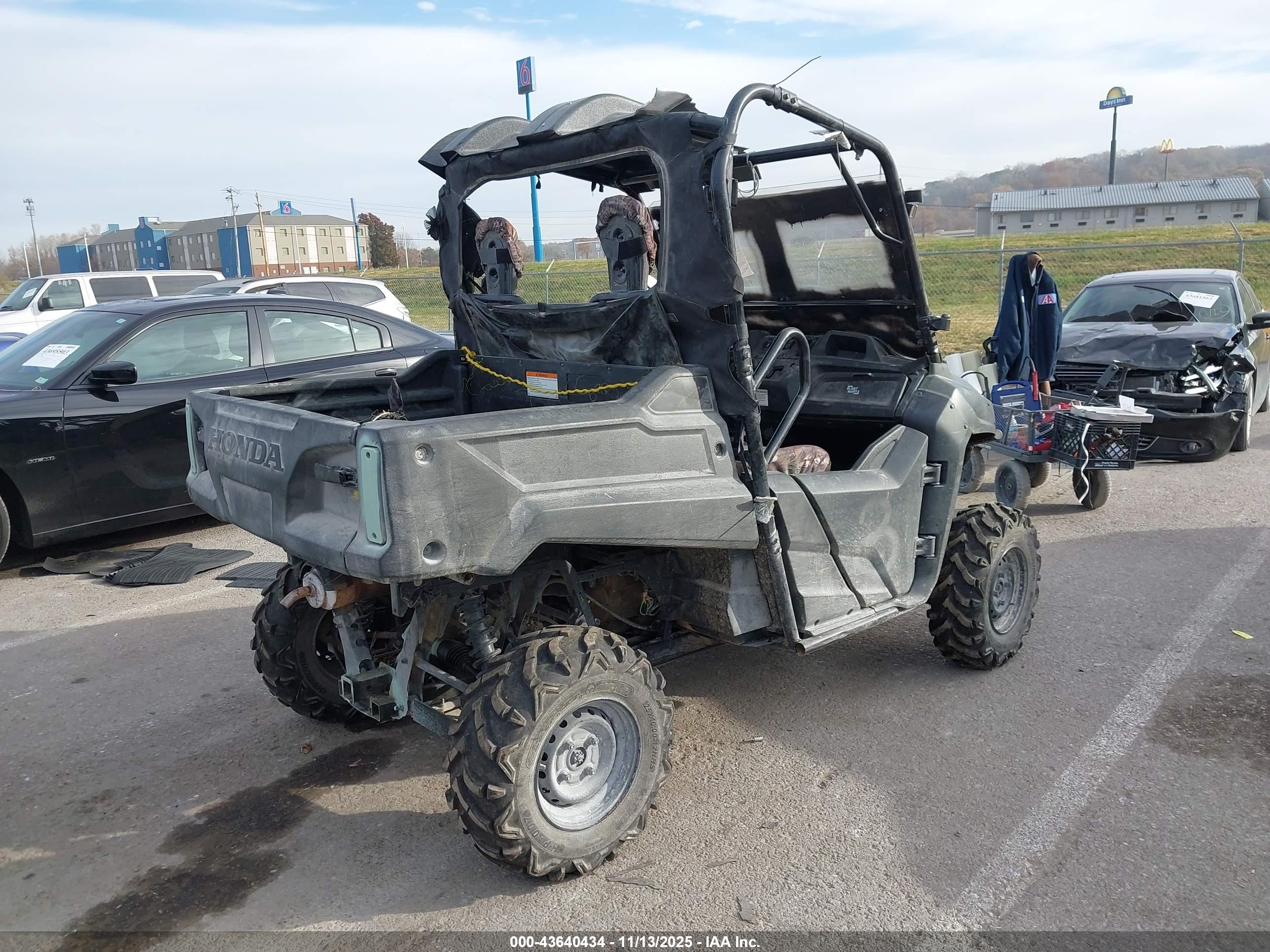 HONDA SXS700 image 4
