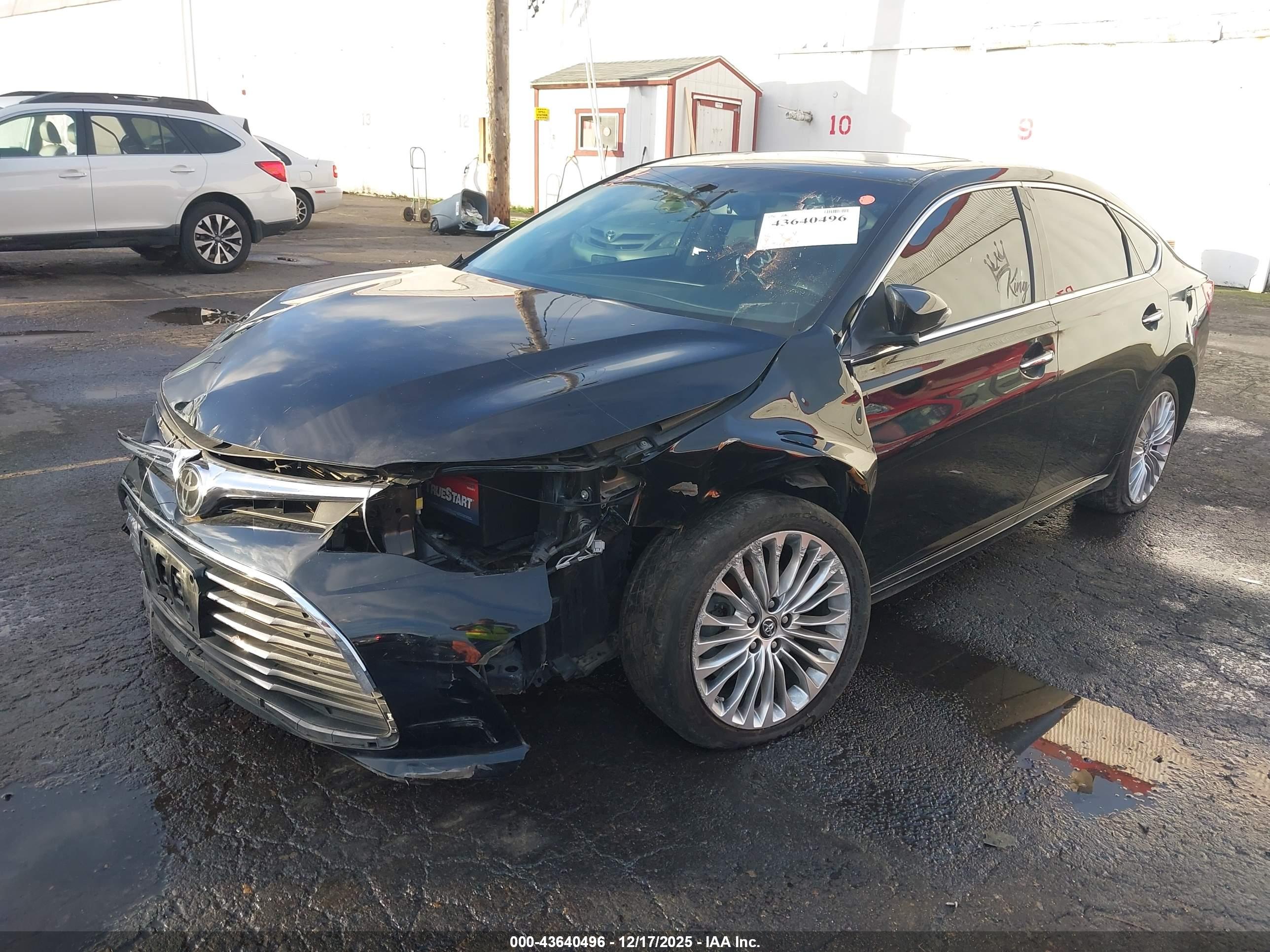 TOYOTA AVALON image 2