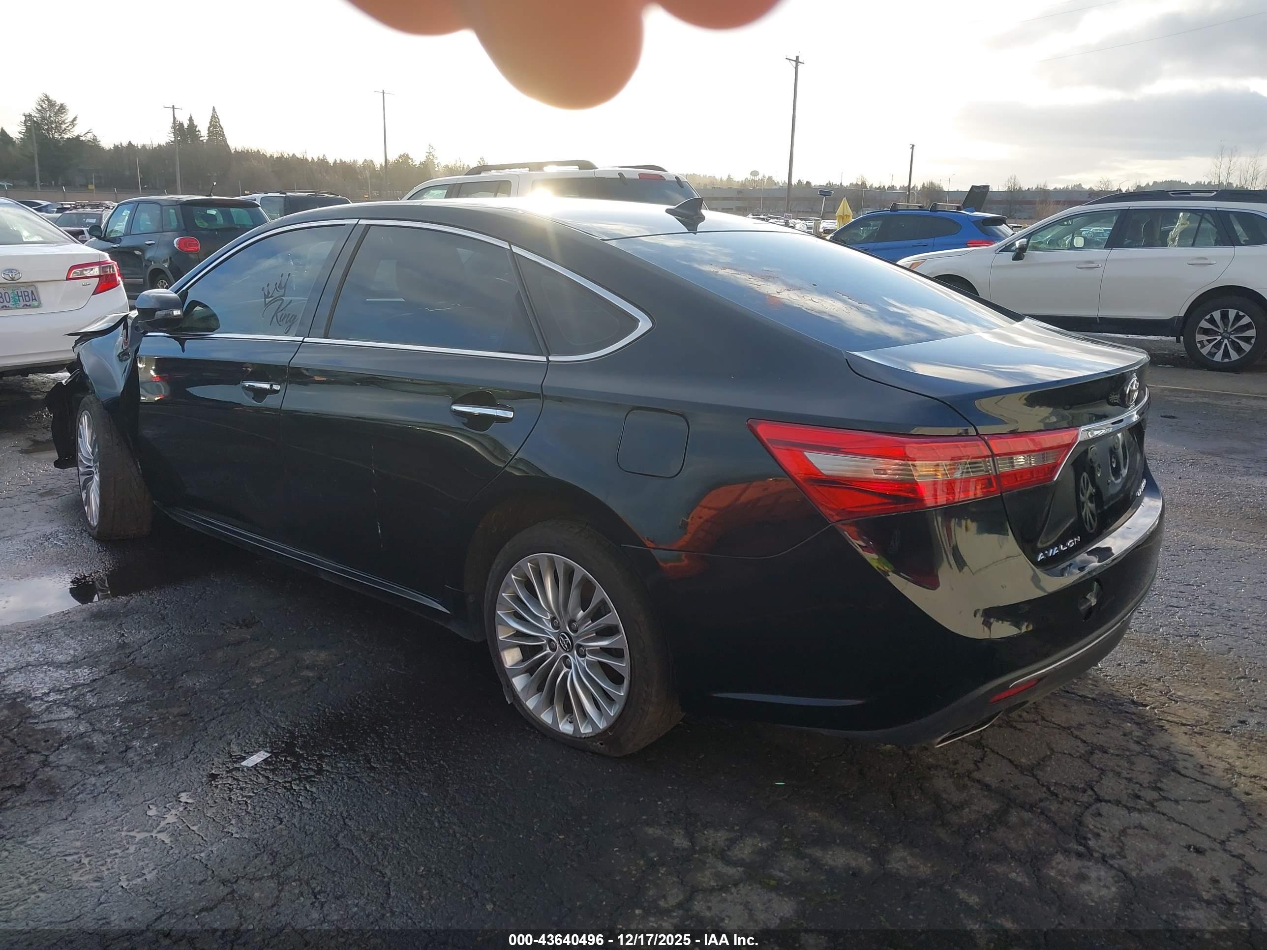 TOYOTA AVALON image 3