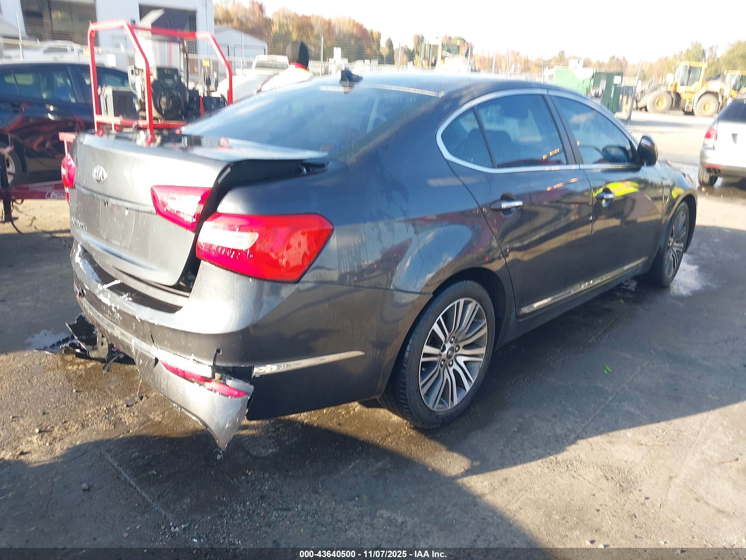 KIA CADENZA image 4
