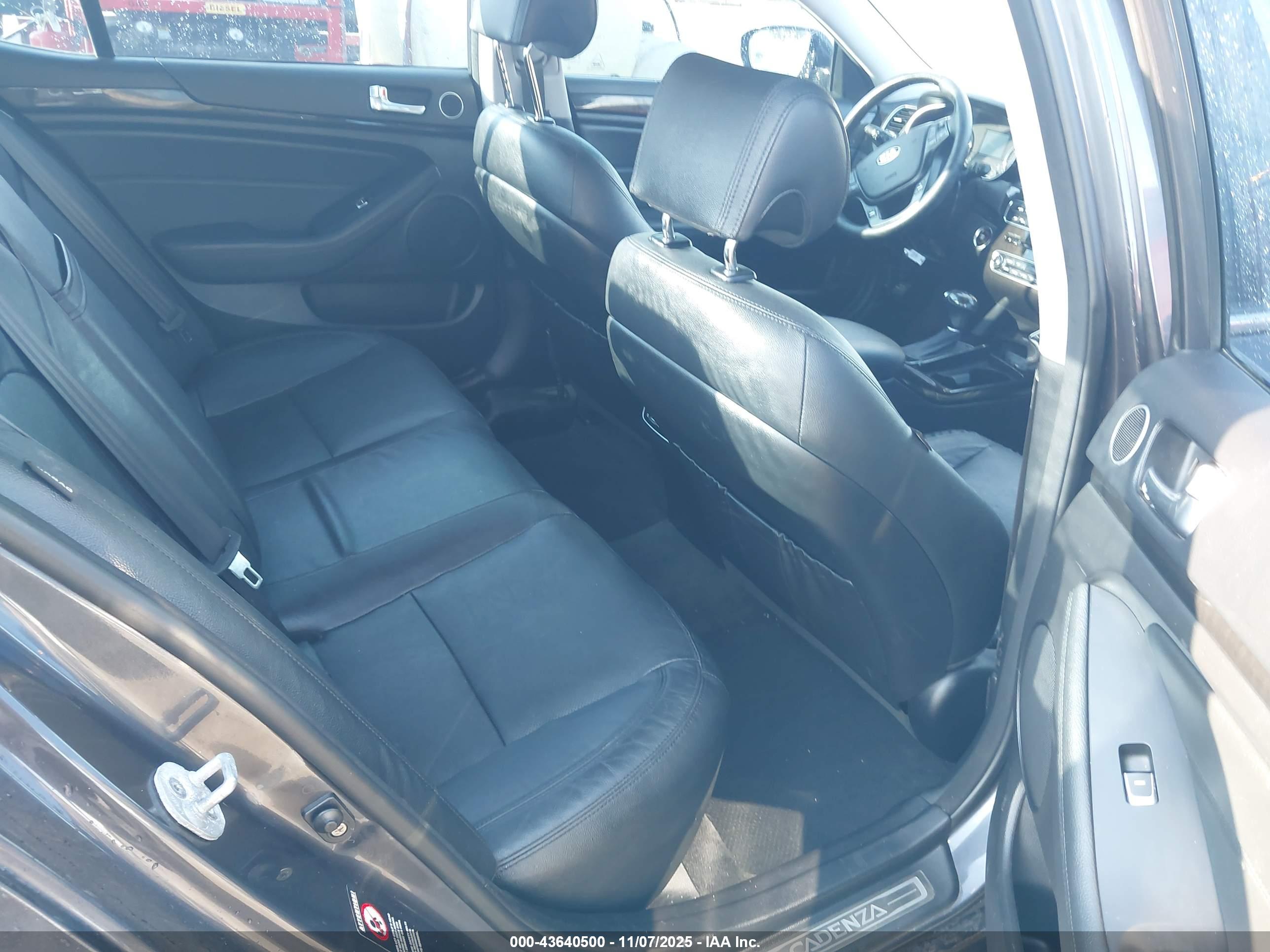 KIA CADENZA image 8