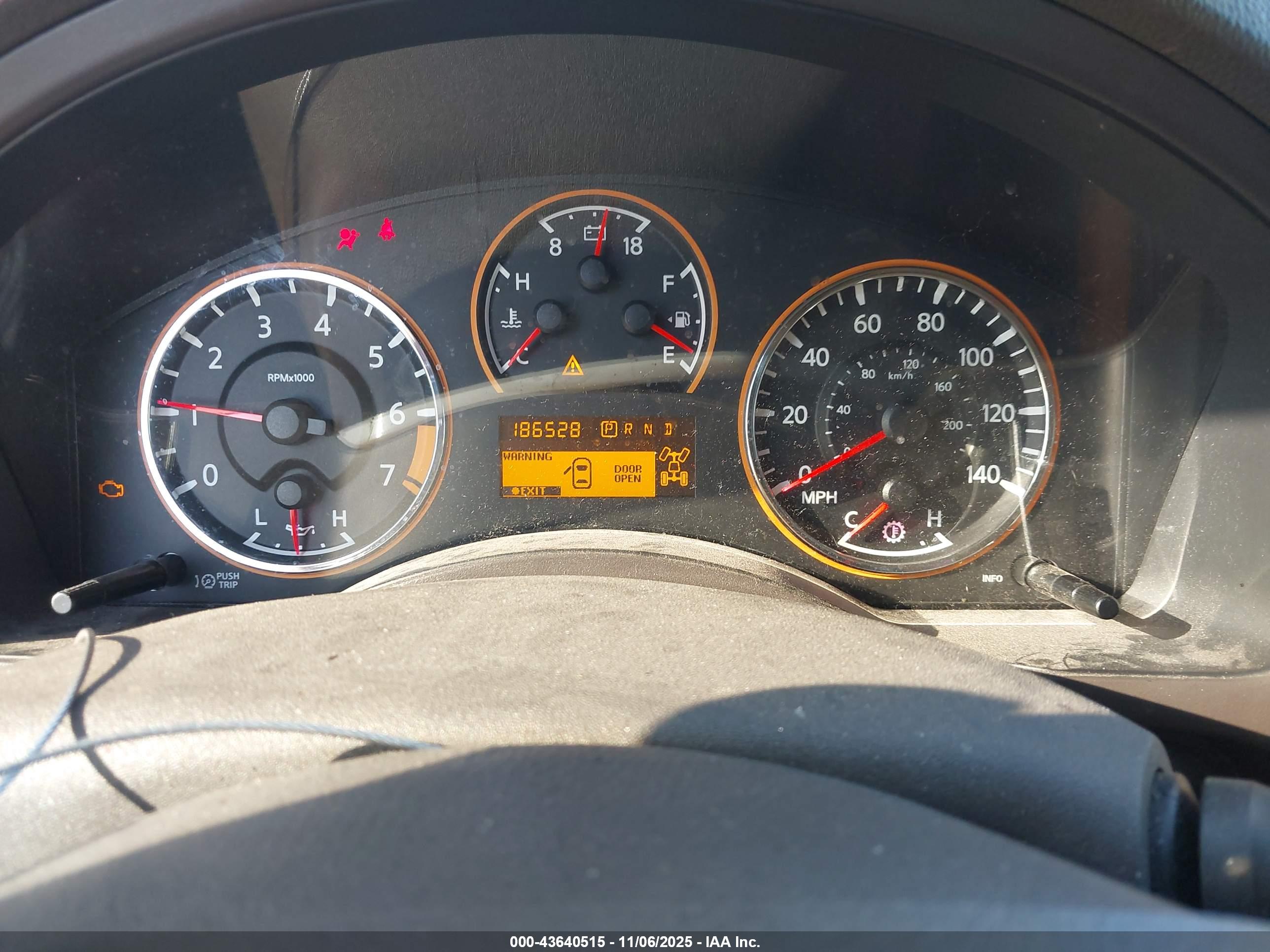 NISSAN ARMADA image 7