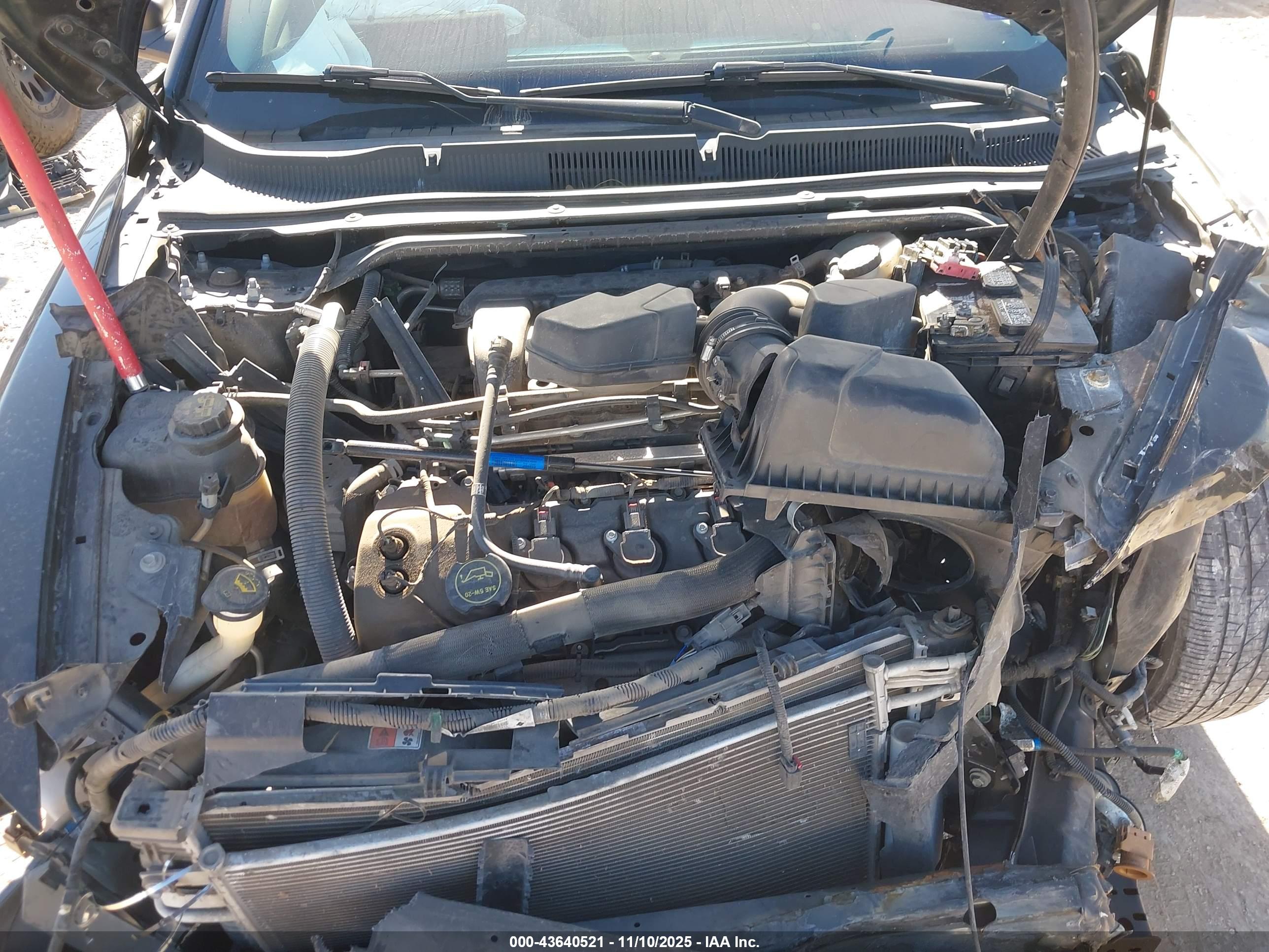 FORD TAURUS image 10