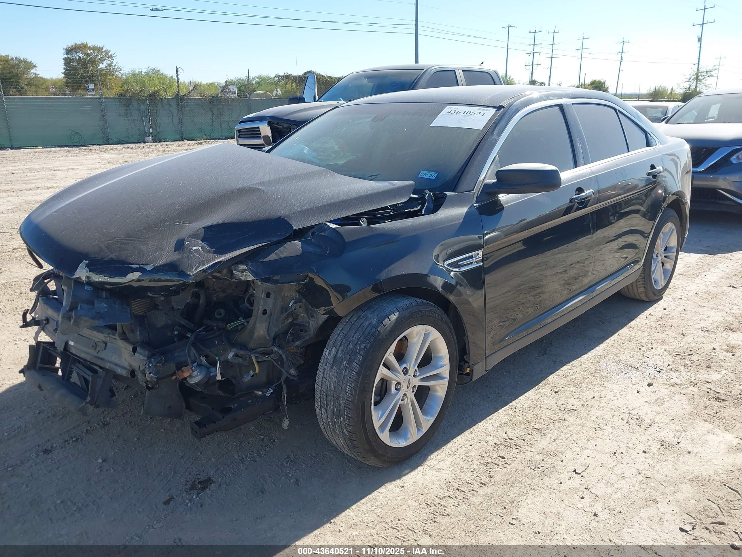 FORD TAURUS image 2